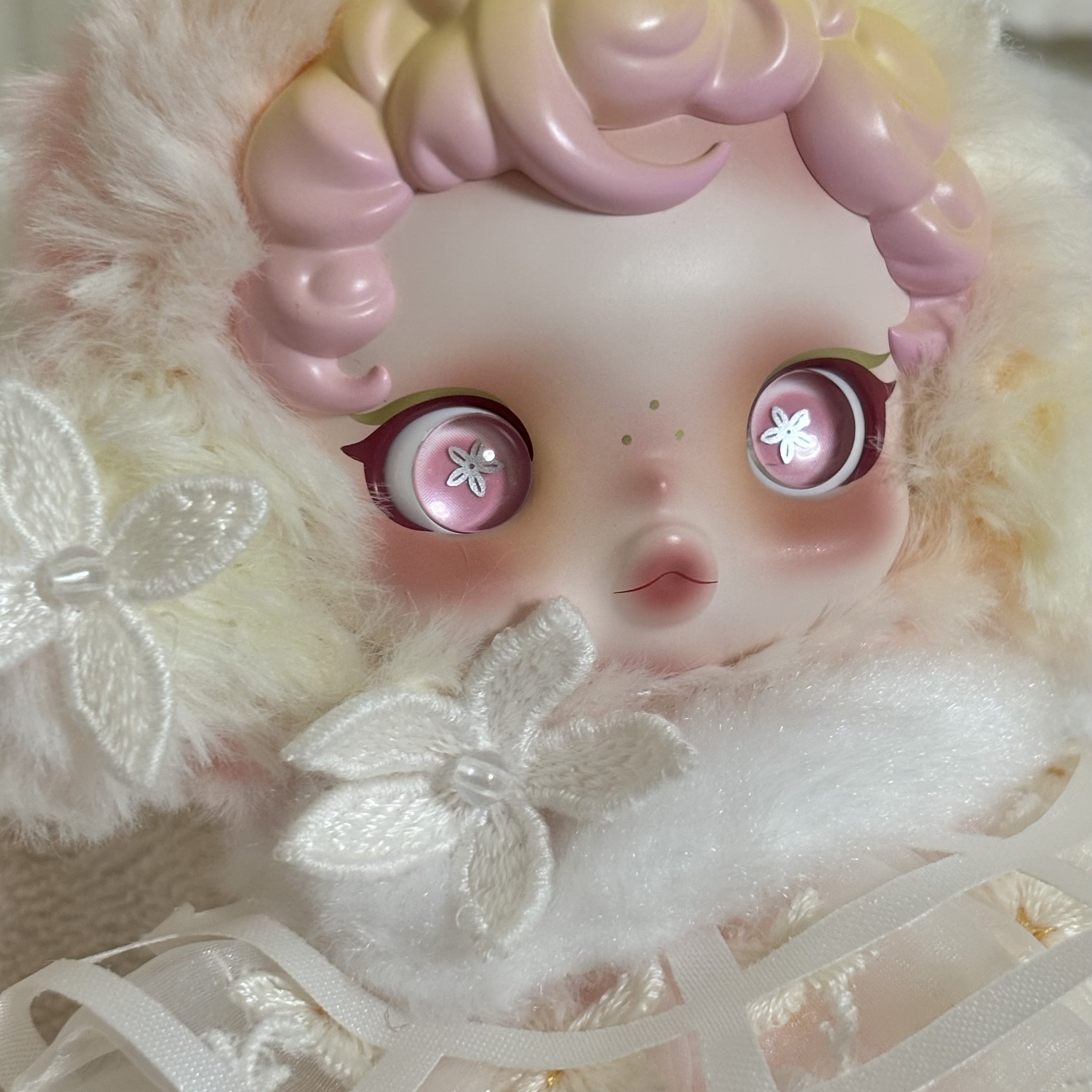 Pop Mart Skullpanda L’Impressionnisme Series Plush Doll In The Garden (Opened Case) 착용 스타일