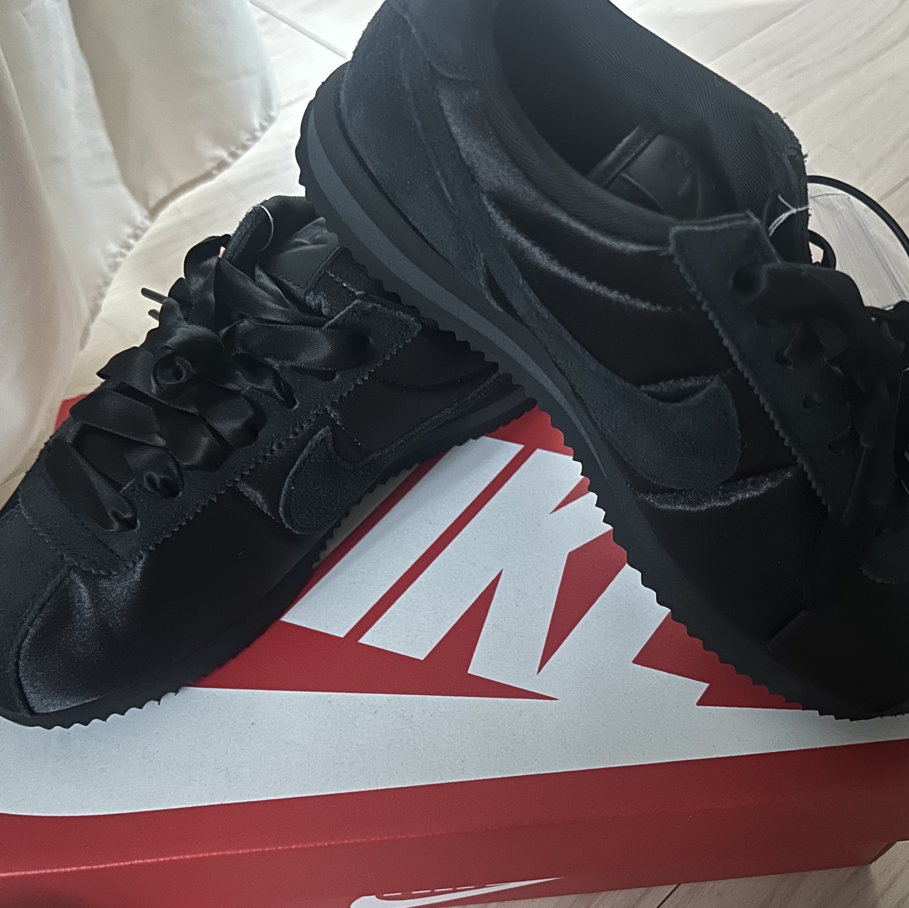 (W) Nike Cortez Textile Black 착용 스타일