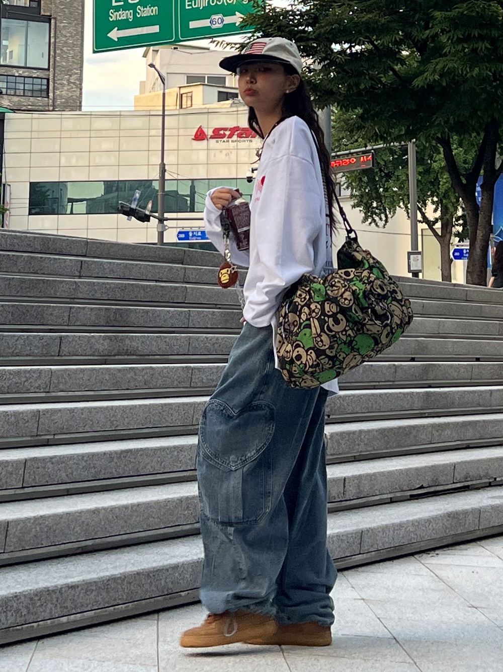 Nike Air Force 1 '07 WB Flax, BAPE Baby Milo Friends Large Backpack Green 착용 스타일 - 1
