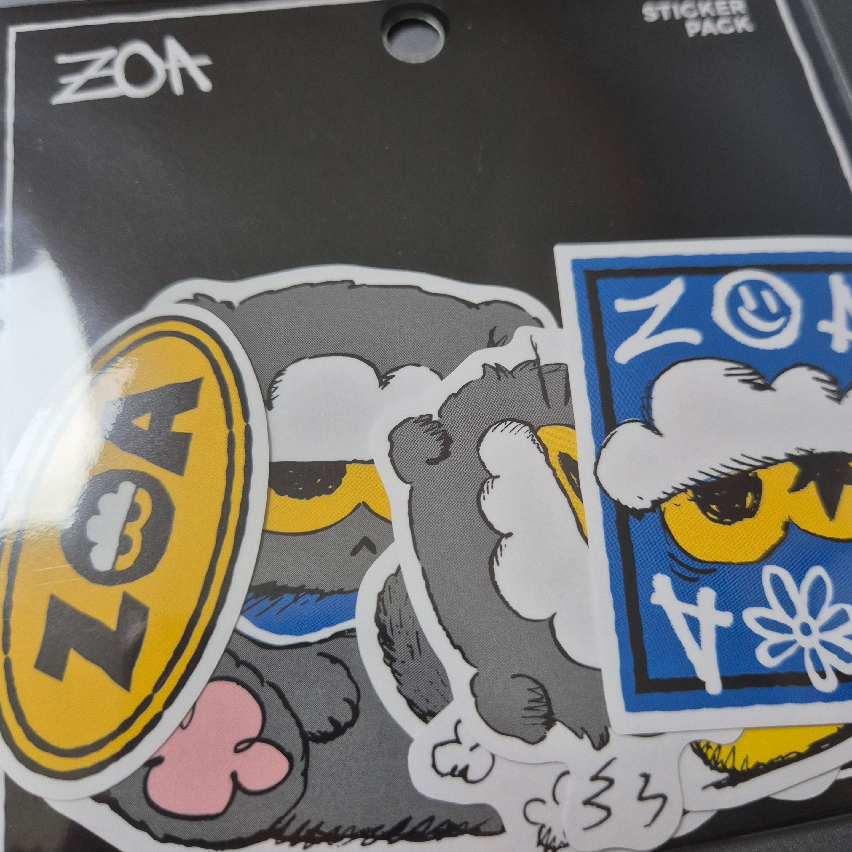 Zo&Friends Zoa Sticker 착용 스타일