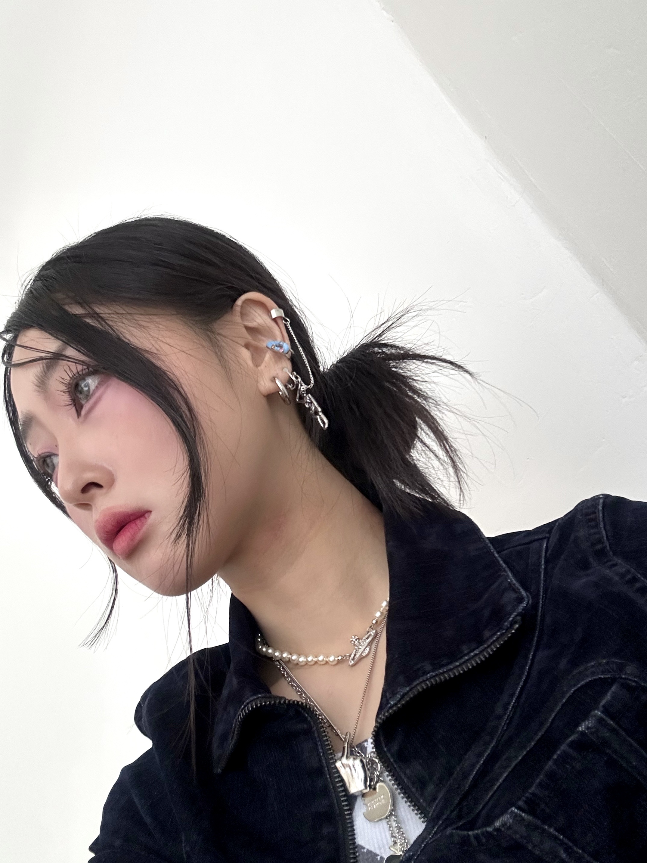 Ottolinger x Puma Women Mostro Boot MU Team Silver, Alexander Wang Ricco Lambskin Leather Small Convertible Bag Black 착용 스타일 - 5