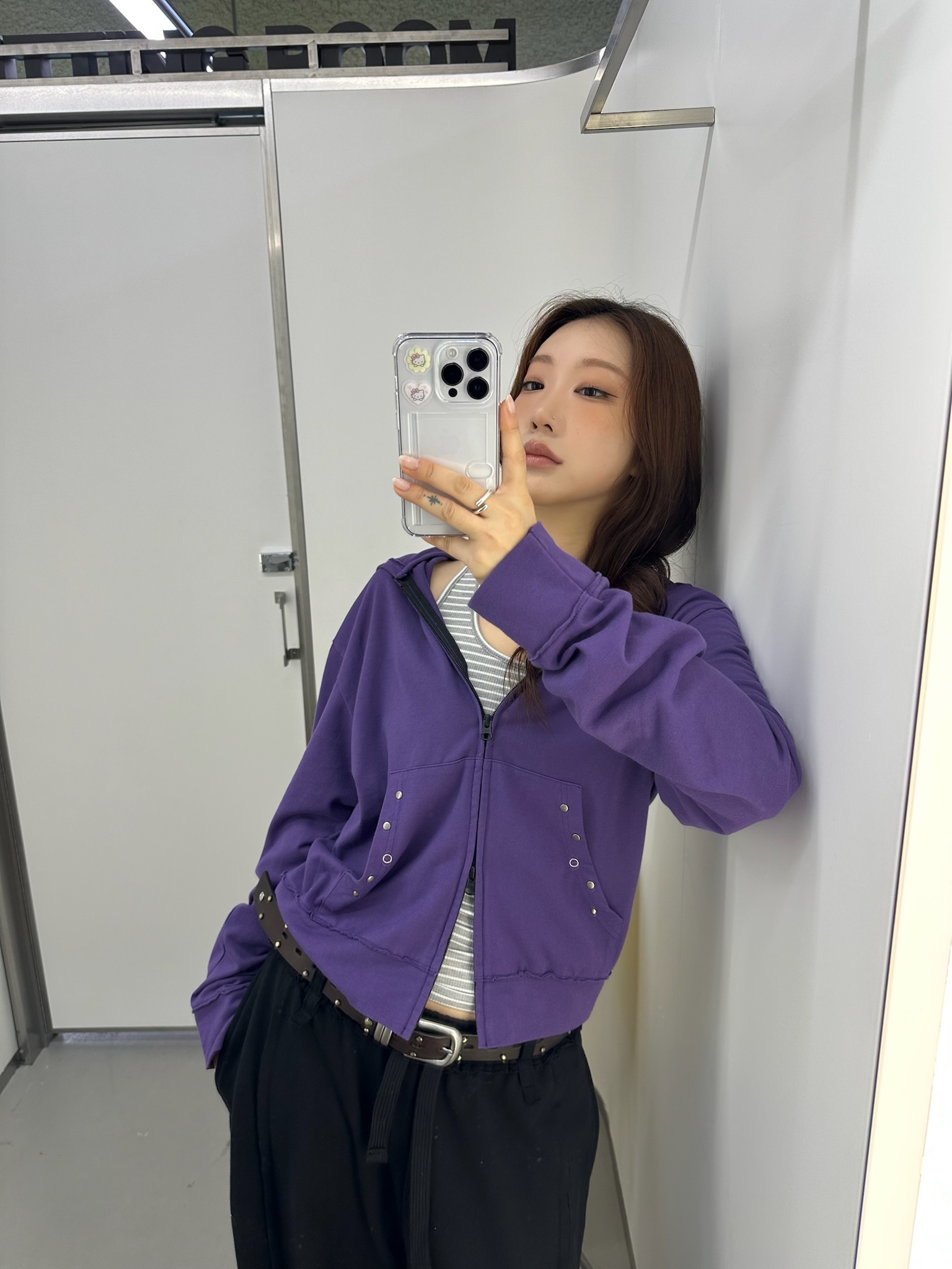 Vacant Archive Women Cappy Stud Hoodie Zip-Up Black, Vacant Archive Women Cappy Stud Hoodie Zip-Up Brown 착용 스타일