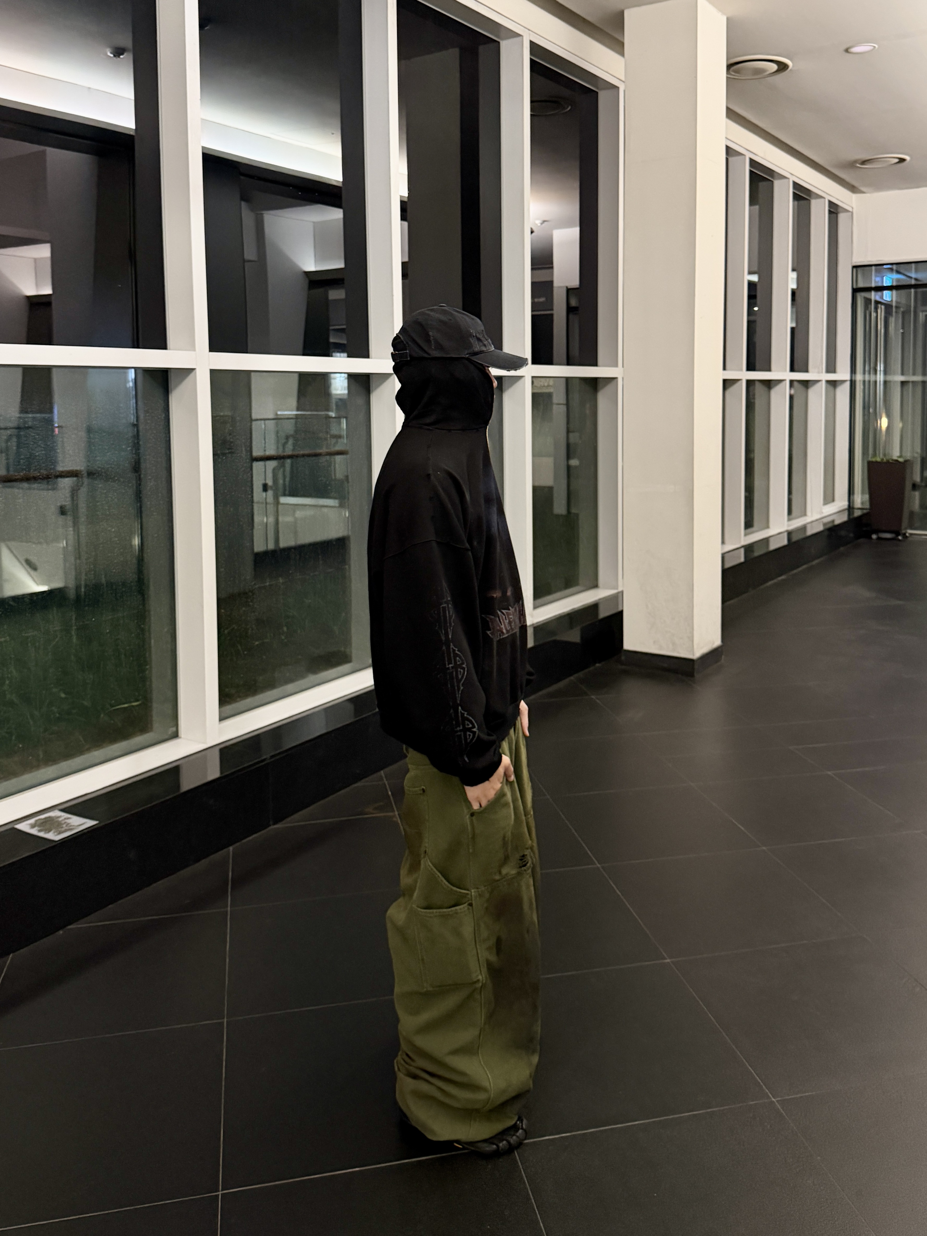 Balenciaga Paris Moon No Pocket Oversized Hoodie Faded Black, Nonnod Hollow Destroyed Cap Vintage Black 착용 스타일 - 2