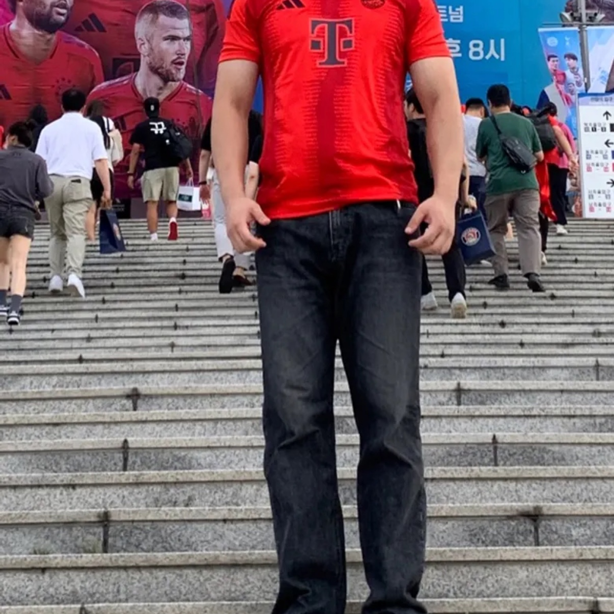 Adidas Bayern Munchen 2024/25 Home Jersey Red - US Sizing (Non Marking Ver.) 착용 스타일