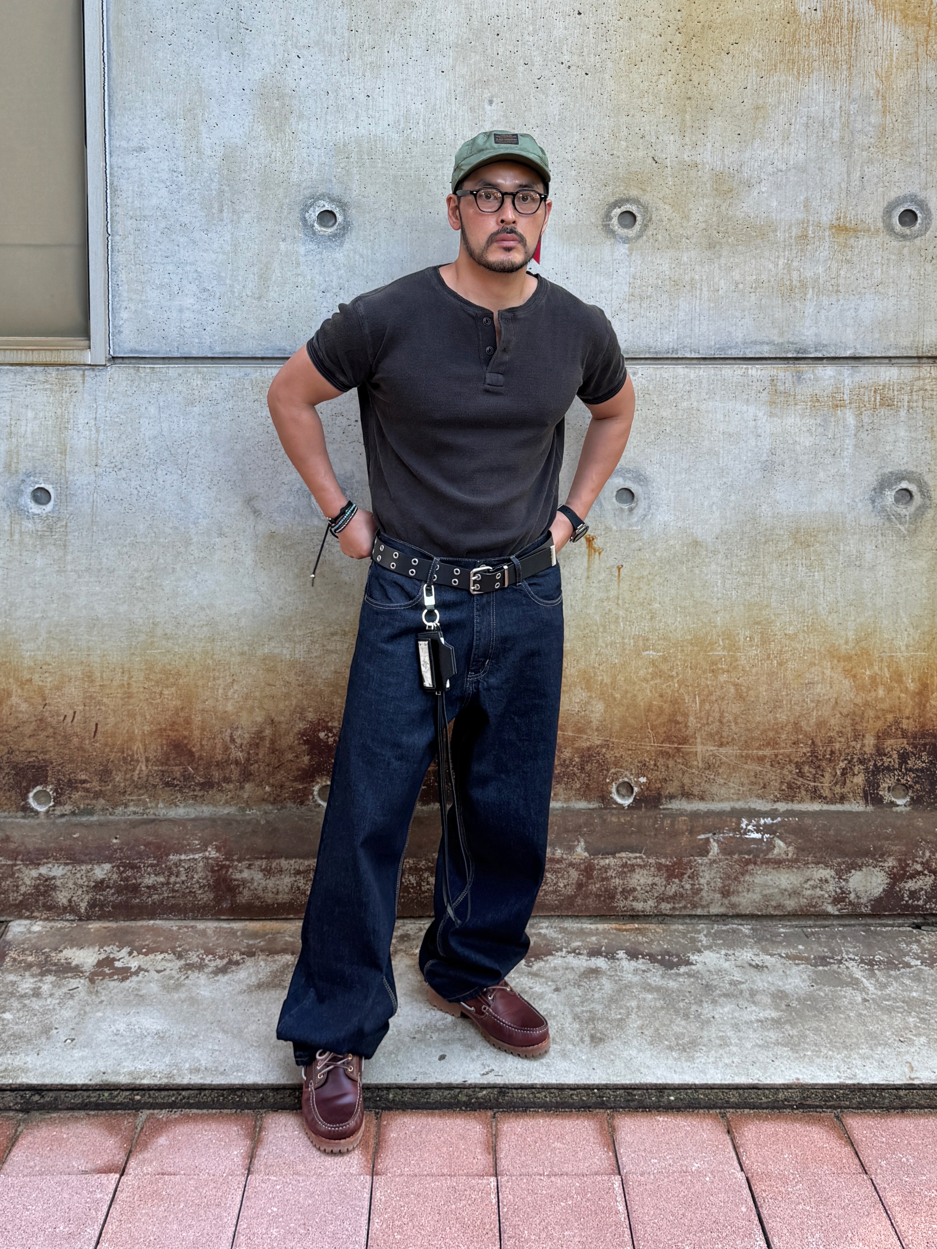 HEYSTE Washed Waffle Knit Henley Tee Vintage Black, Timberland Classic 2-Eye Boat Shoes Burgundy - Wide 착용 스타일 - 4