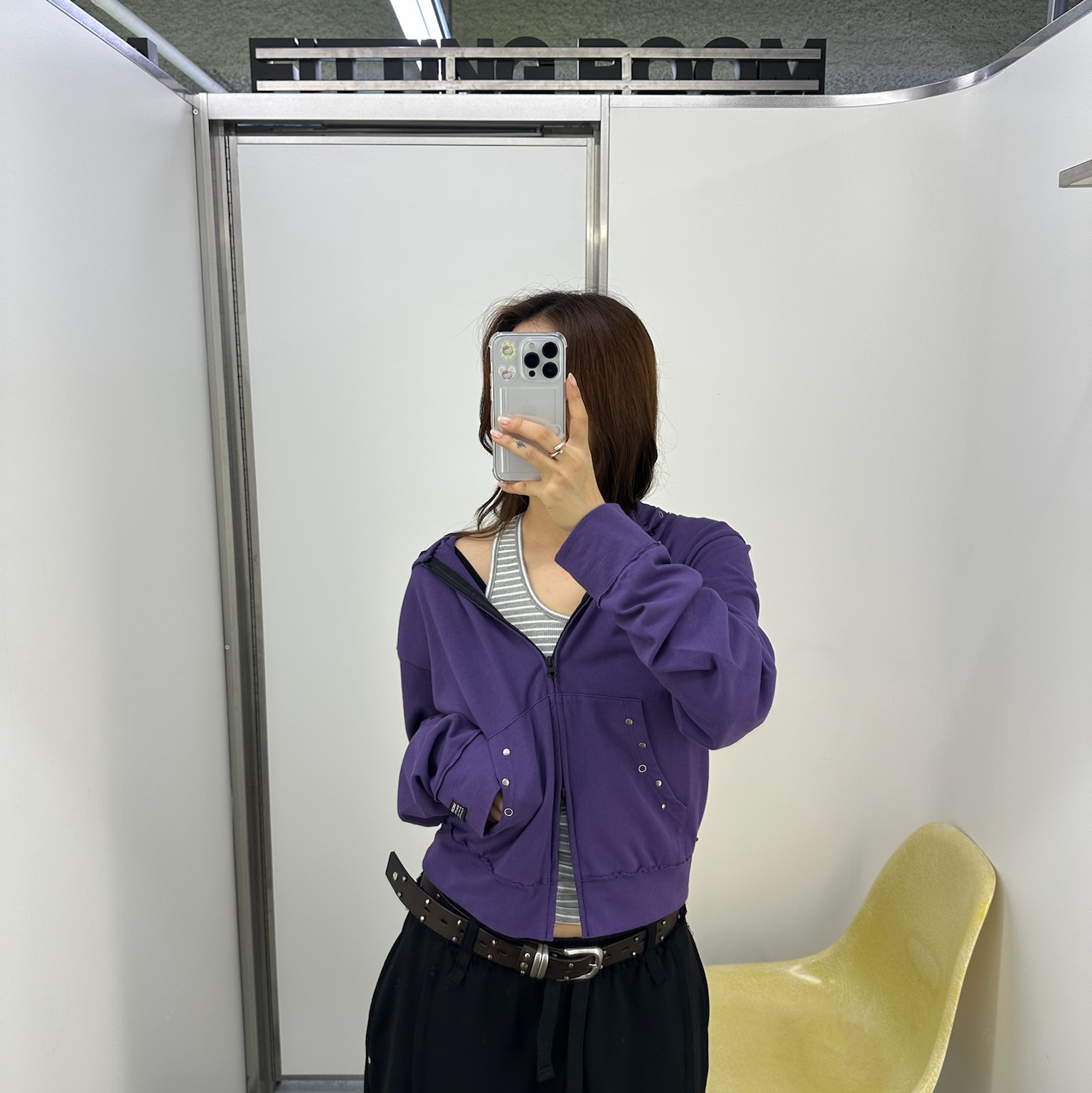 Vacant Archive Women Cappy Stud Hoodie Zip-Up Black, Vacant Archive Women Cappy Stud Hoodie Zip-Up Brown 착용 스타일