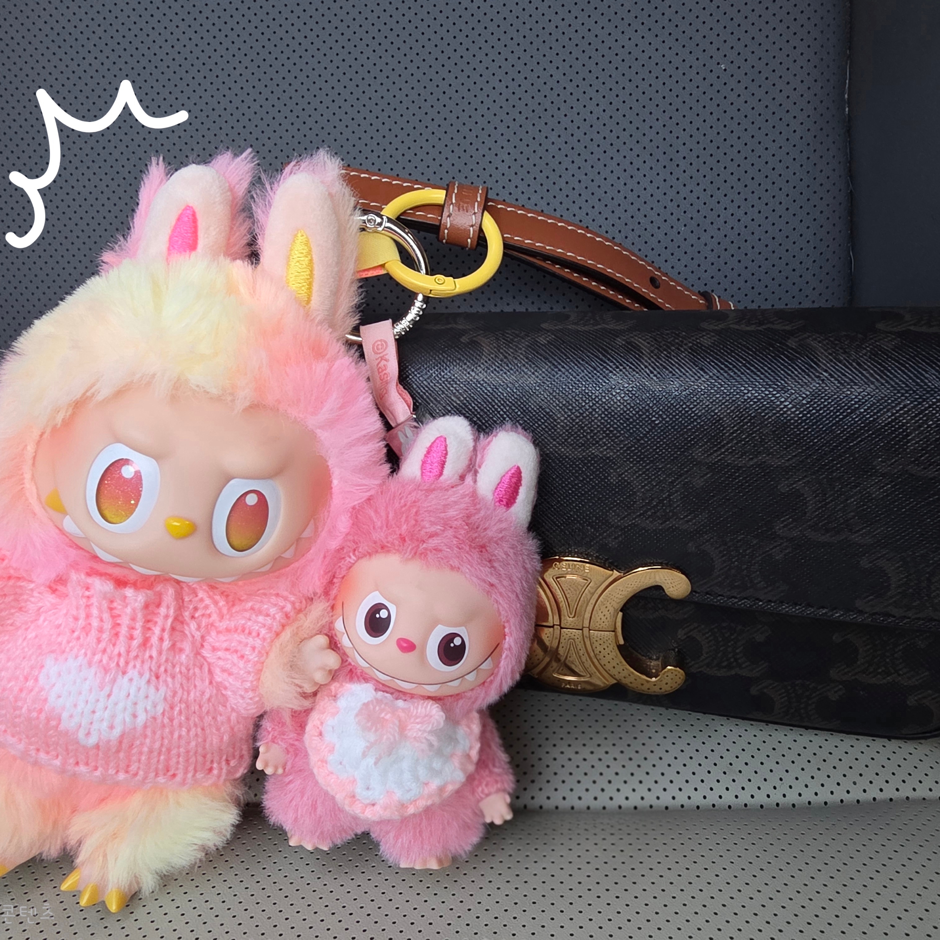 Pop Mart Labubu The Monsters Highlight Series Sealed Case (Bundle of 3/1 Blind Box) 착용 스타일