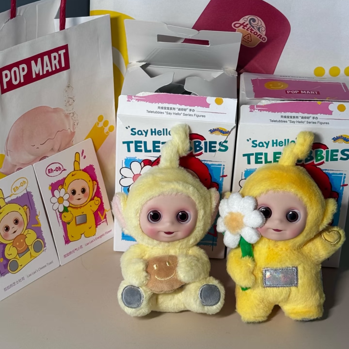 Pop Mart Teletubbies Say Hello Series Figures Sealed Case Laa Laa's Cheese Toast (Opened Case), Pop Mart Teletubbies Say Hello Series Figures Sealed Case Laa Laa's Energetic Flower (Opened Case) 착용 스타일