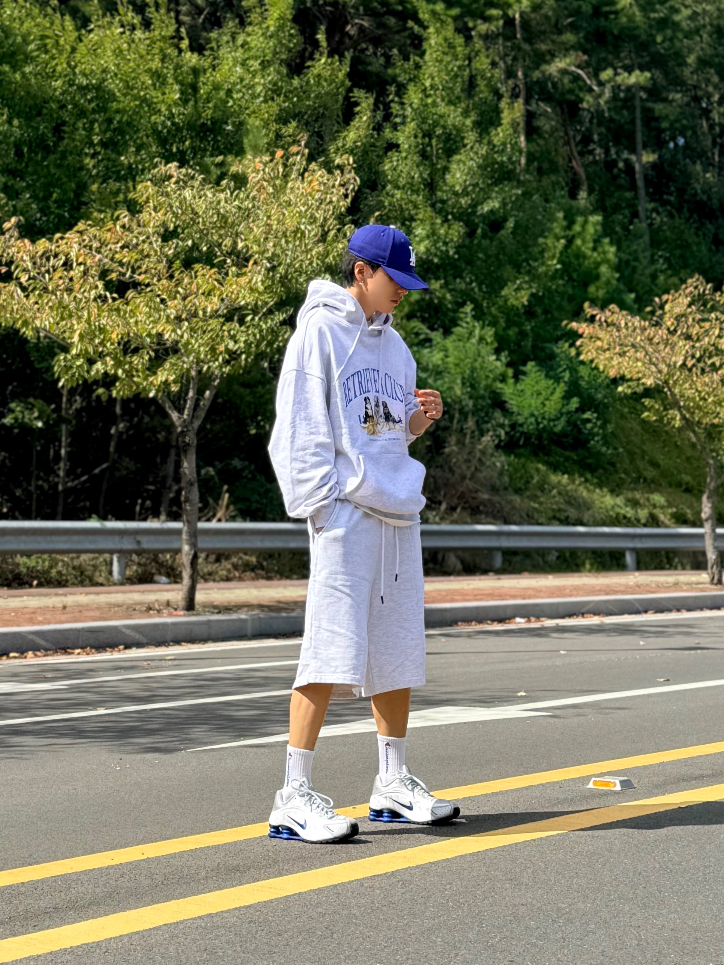 Nike Shox R4 White Racer Blue, [A등급] Refurbished Apple Watch Series 10 46mm GPS Jet Black Aluminium Case with Sport Band Black 착용 스타일 - 2