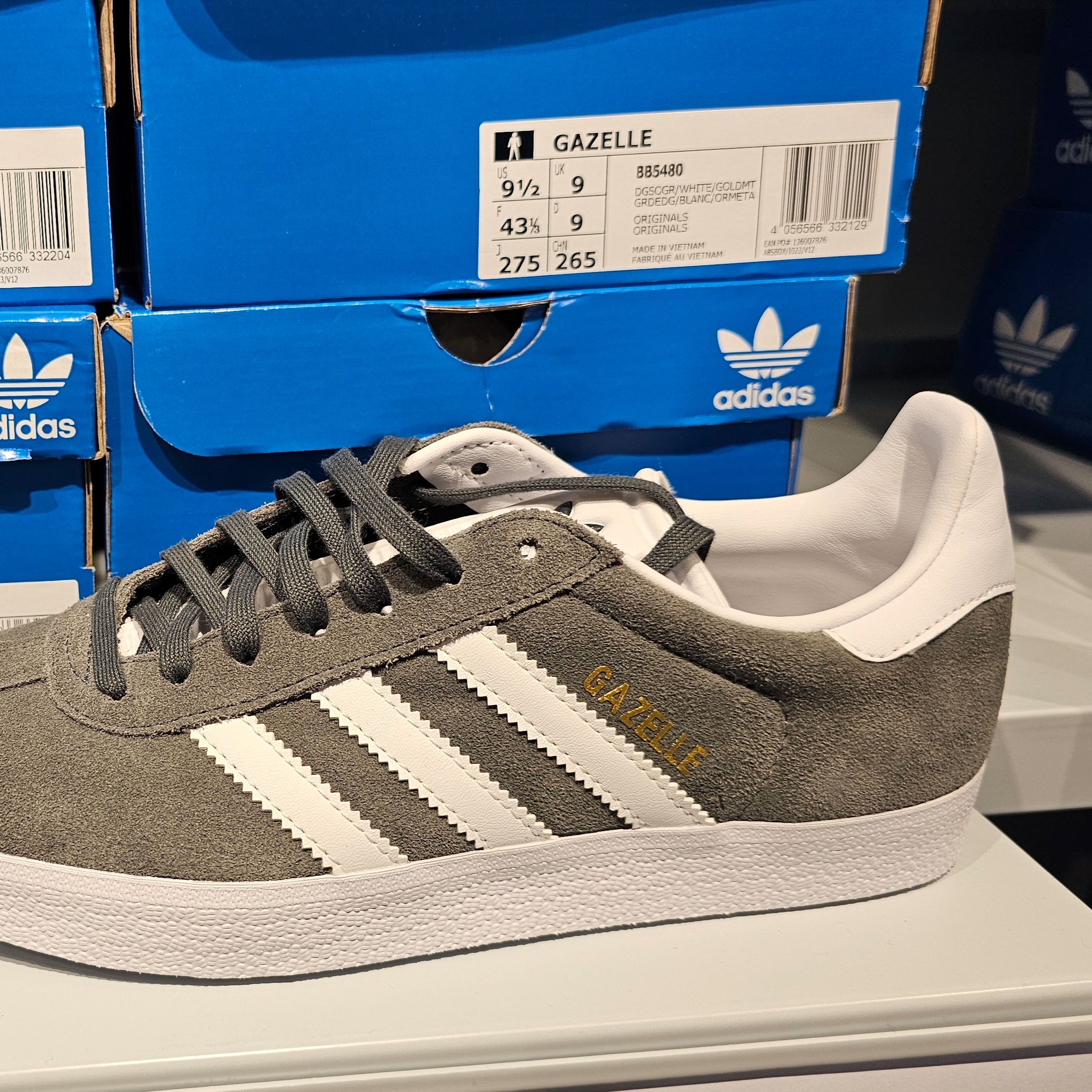 Adidas Gazelle Solid Grey 착용 스타일