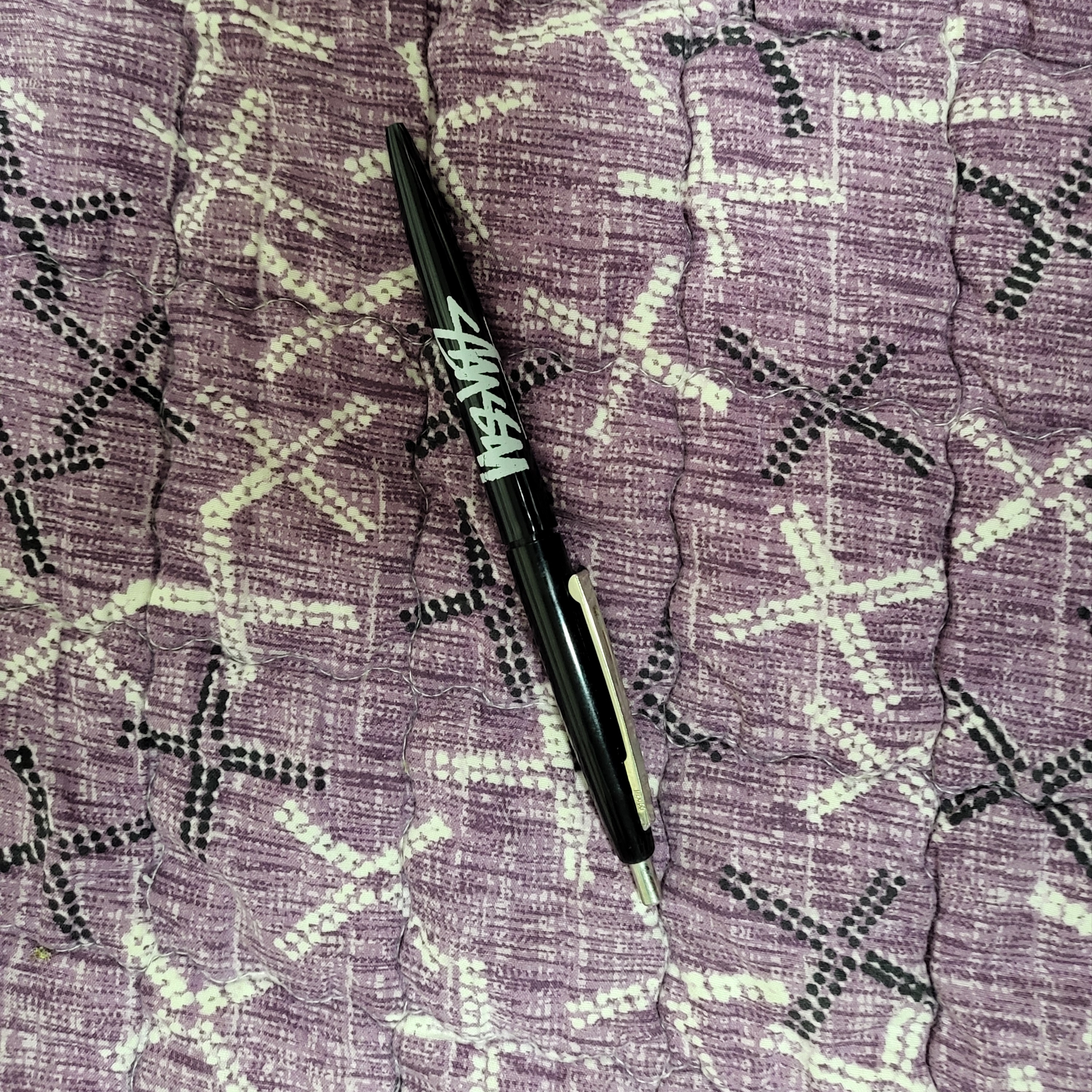 Stussy BIC Clip Pen Black 착용 스타일