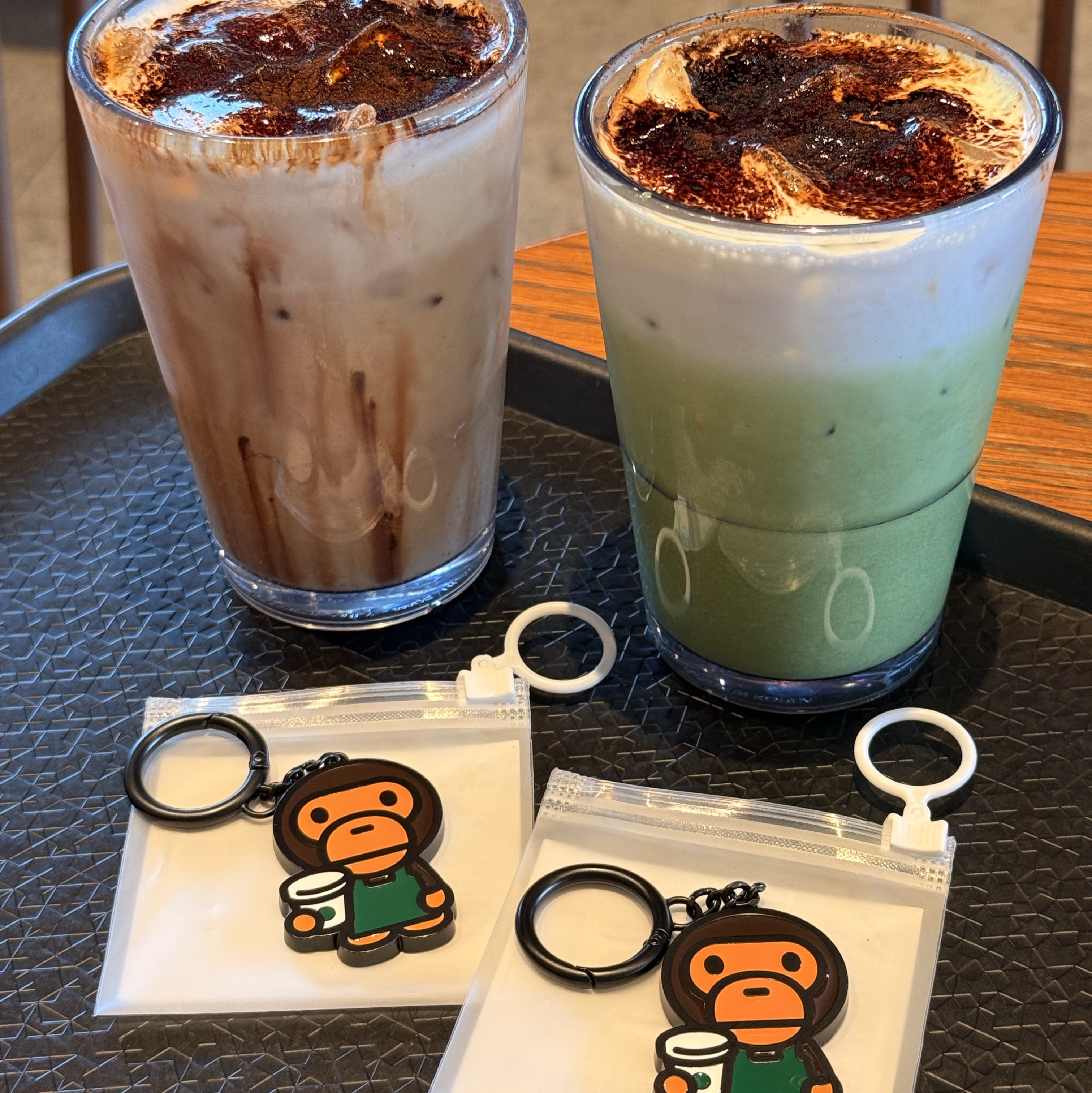 Starbucks x BAPE Baby Milo Keychain 착용 스타일