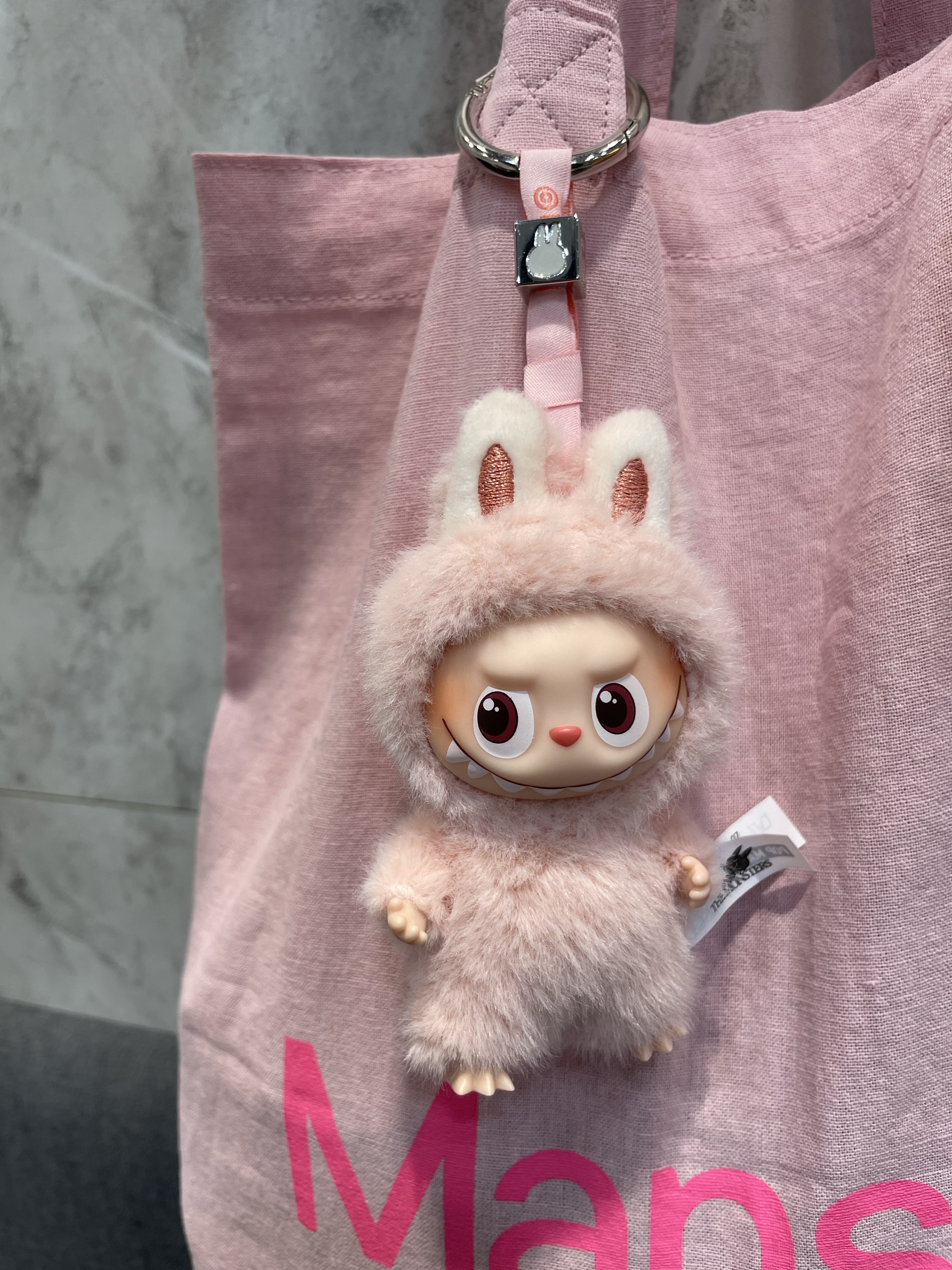 Pop Mart Labubu The Monsters Pin For Love Series Vinyl Plush Pendant (A-M) G (Opened Case) 착용 스타일 - 2