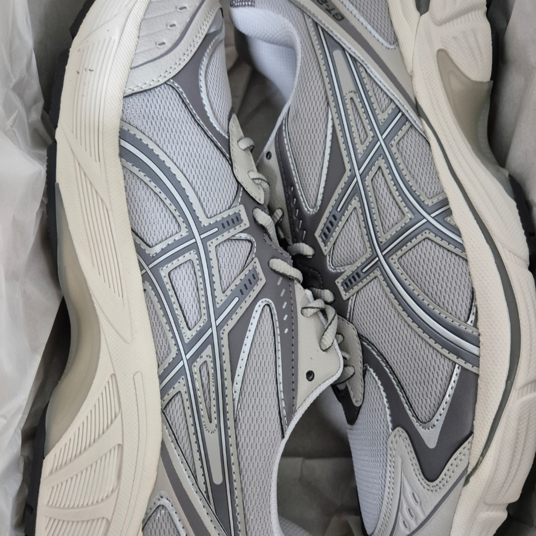 Asics GT-2160 Oyster Grey Carbon 착용 스타일 - 2