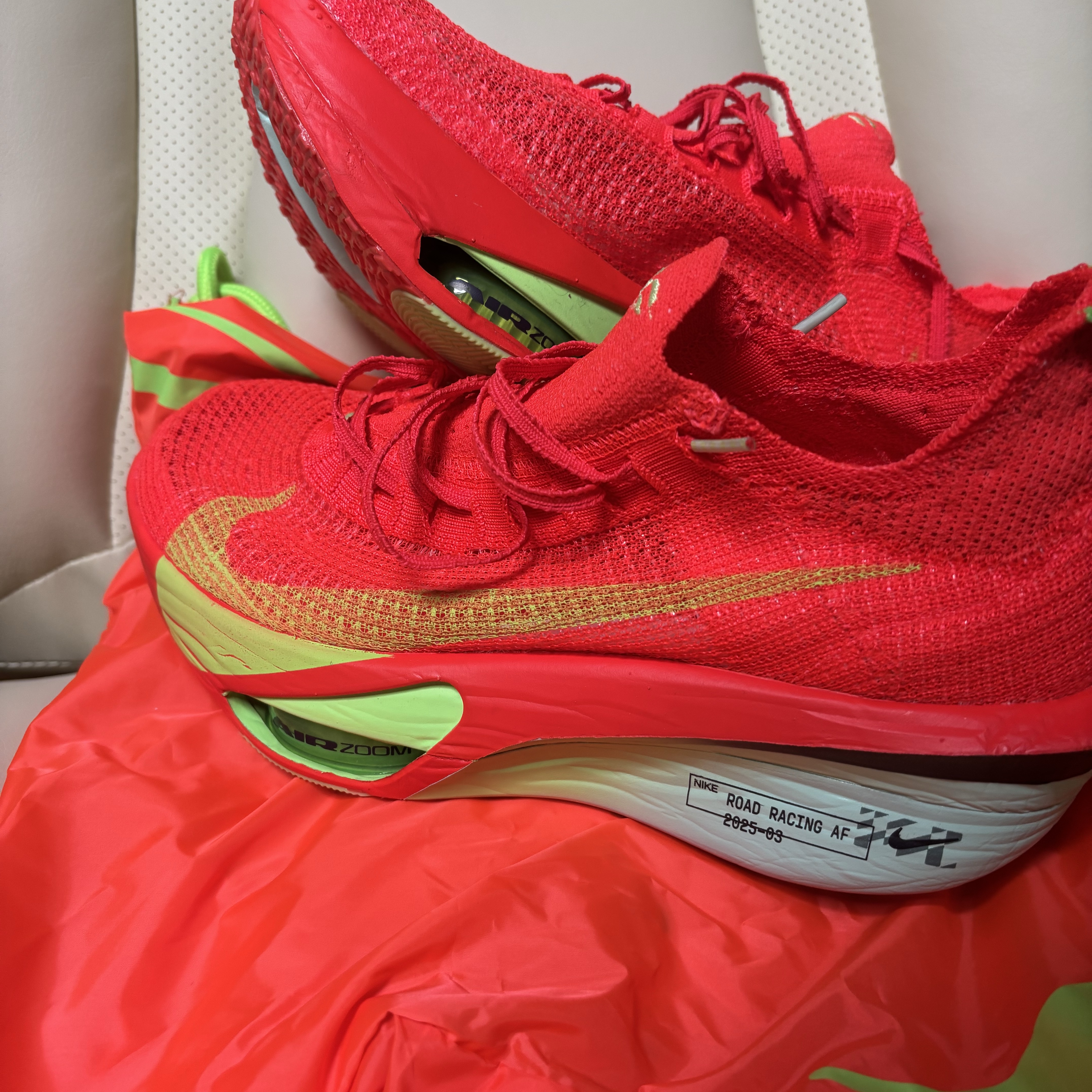 Nike Air Zoom Alphafly Next% 3 Bright Crimson Lime Blast 착용 스타일