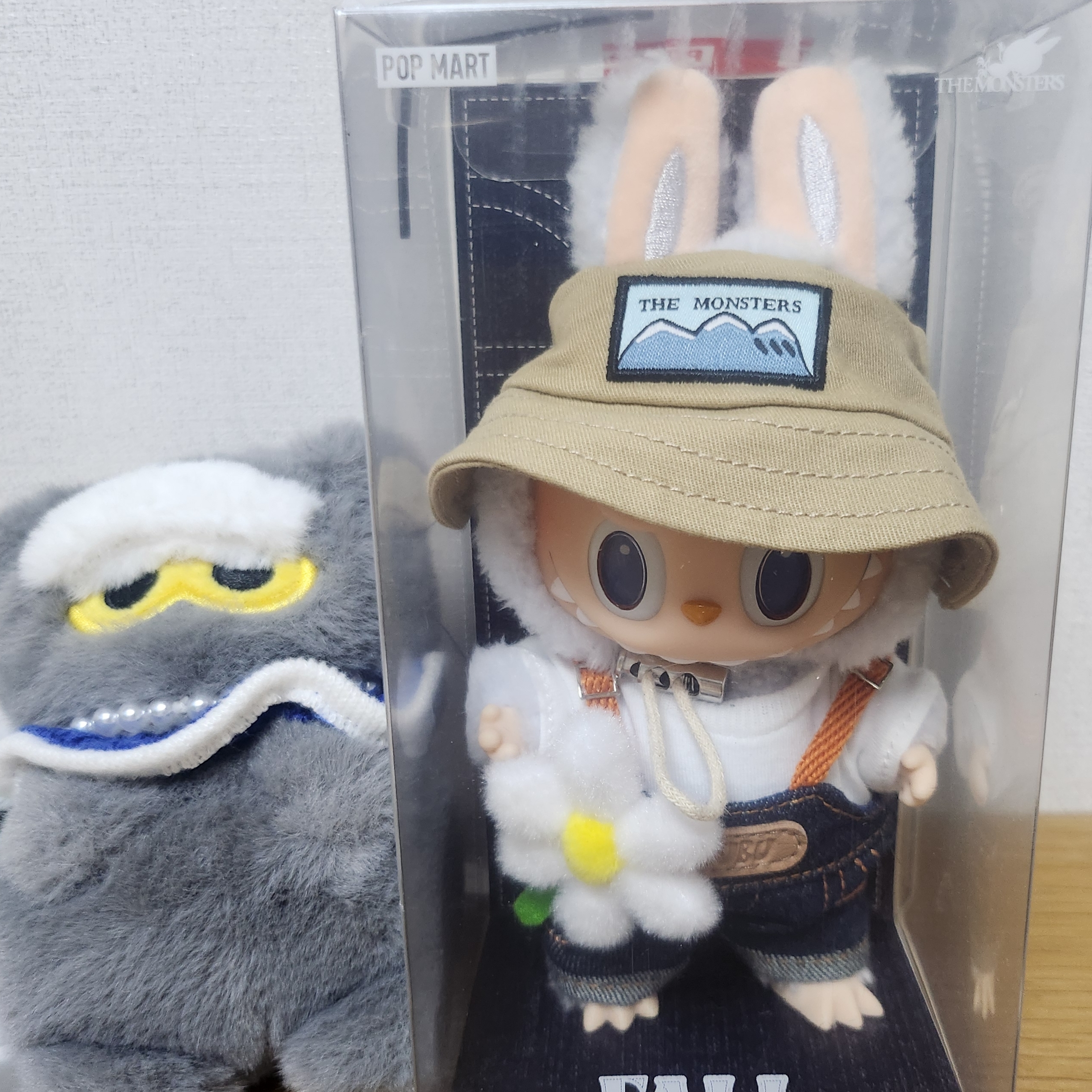 Pop Mart Fall In Wild Labubu Series Toy Keyring 착용 스타일 - 3