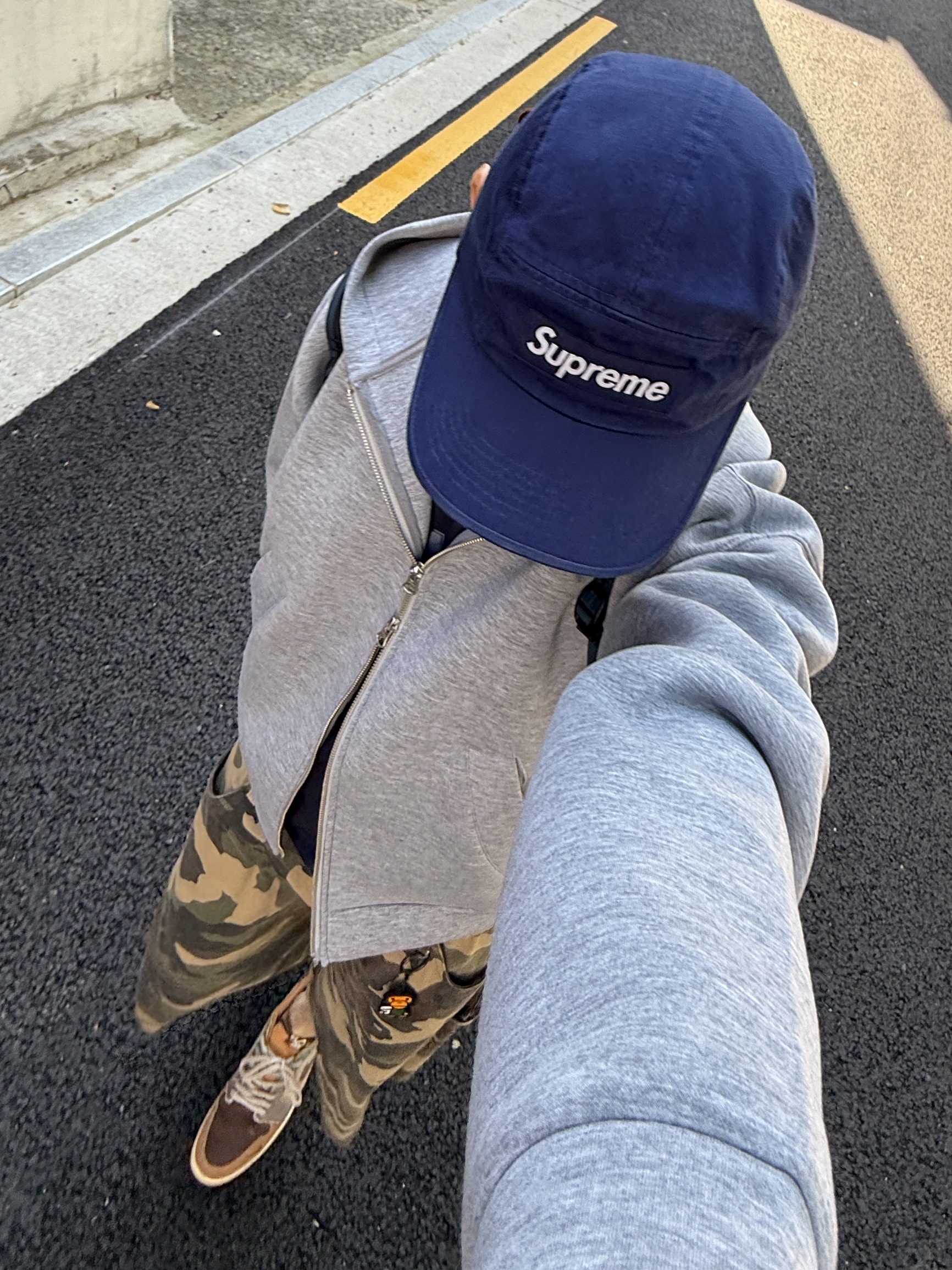 Jordan 1 x Zion Williamson Retro Low OG Flax and Oil Green, SLOW RECORD HOUSE Carpenter Bermuda Wide Camo Pants Vintage Green 착용 스타일 - 5