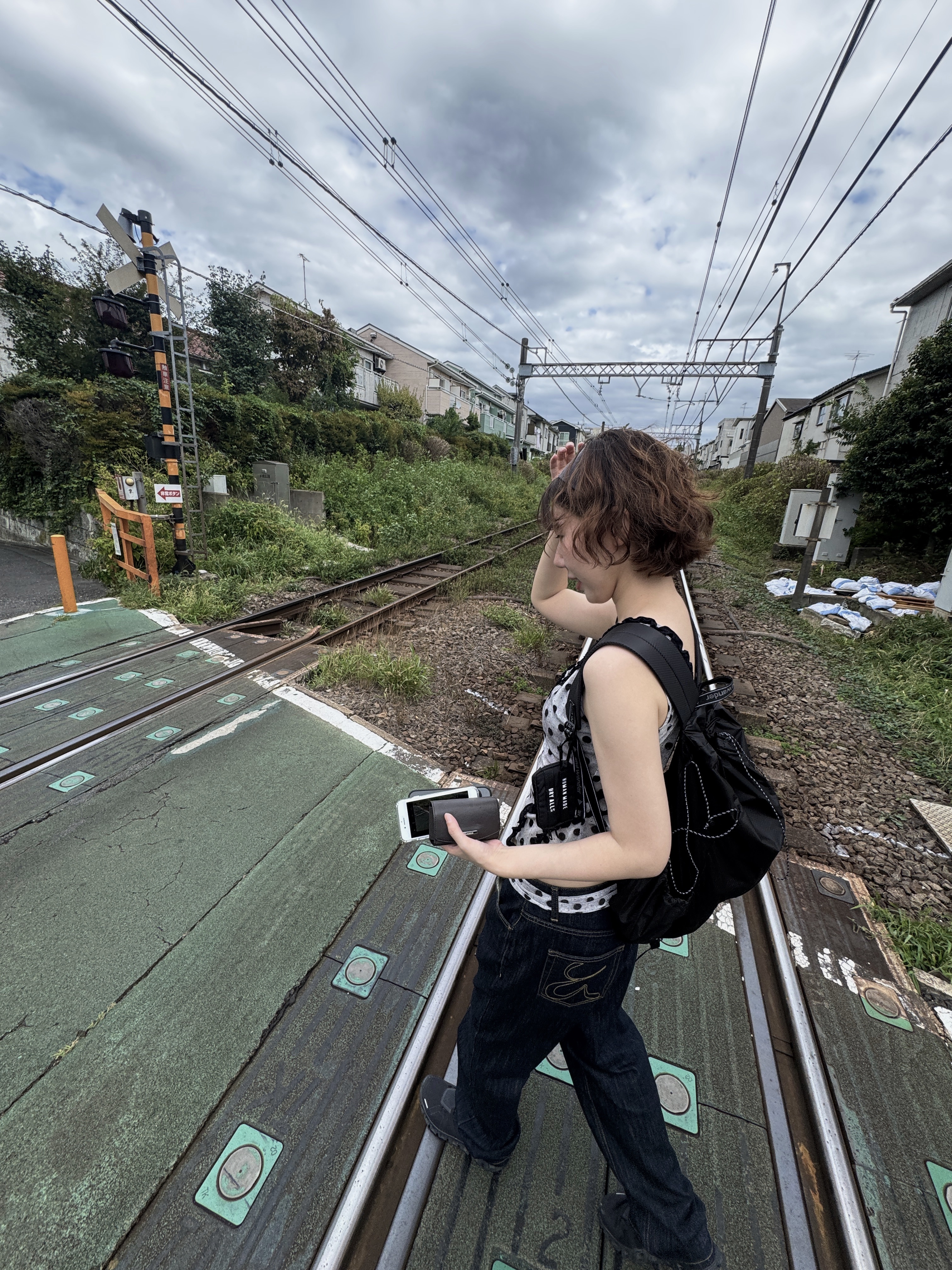 And Wander Sil Daypack Charcoal, Human Made Military Card Case Black 착용 스타일