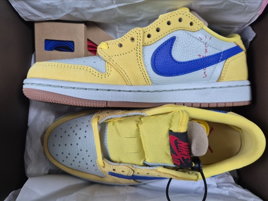 (W) Jordan 1 x Travis Scott Retro Low OG SP Canary 착용 스타일 - 1