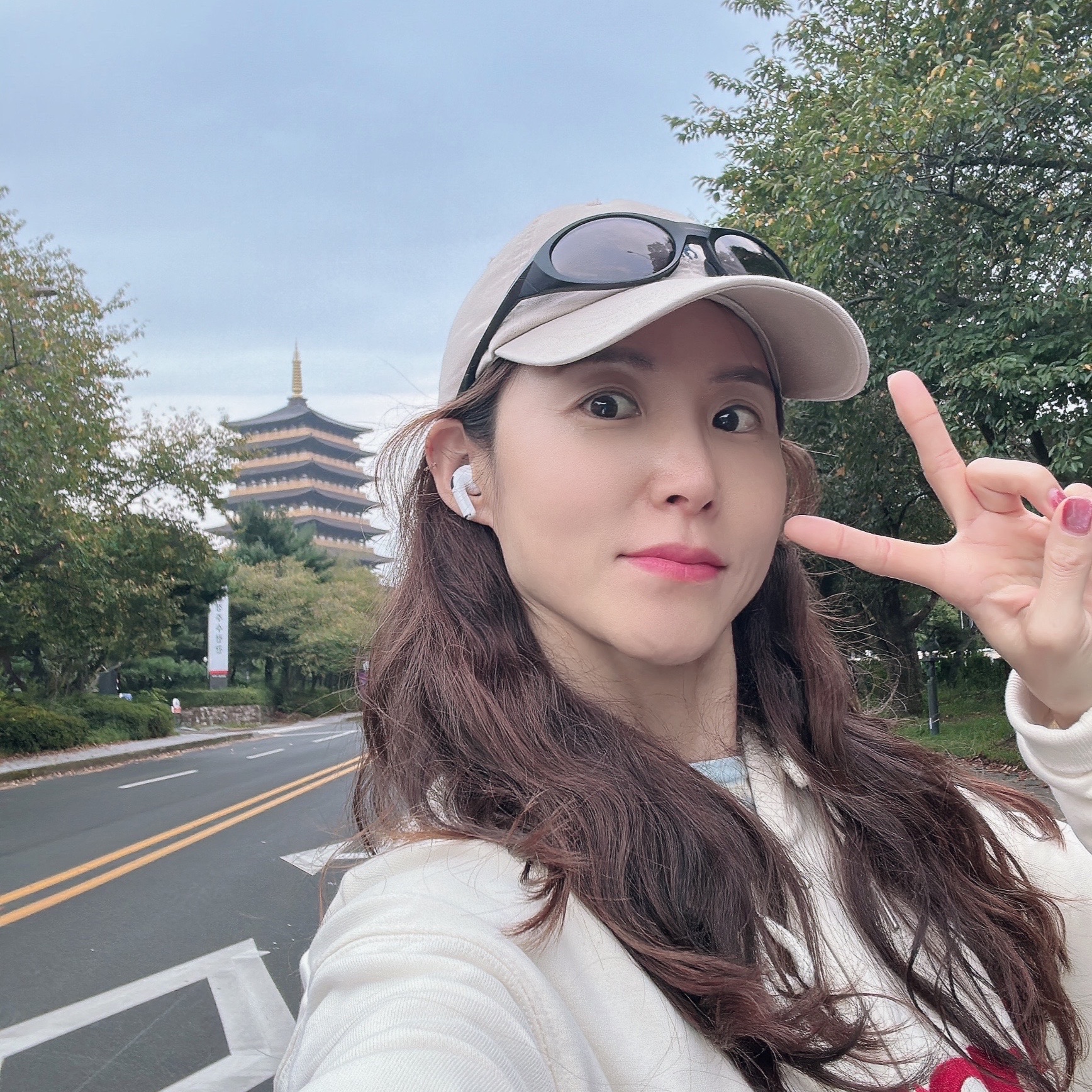 Oakley Eye Jacket Redux Matte Black Frame Prizm Grey Lenses High Bridge Fit 착용 스타일 - 2