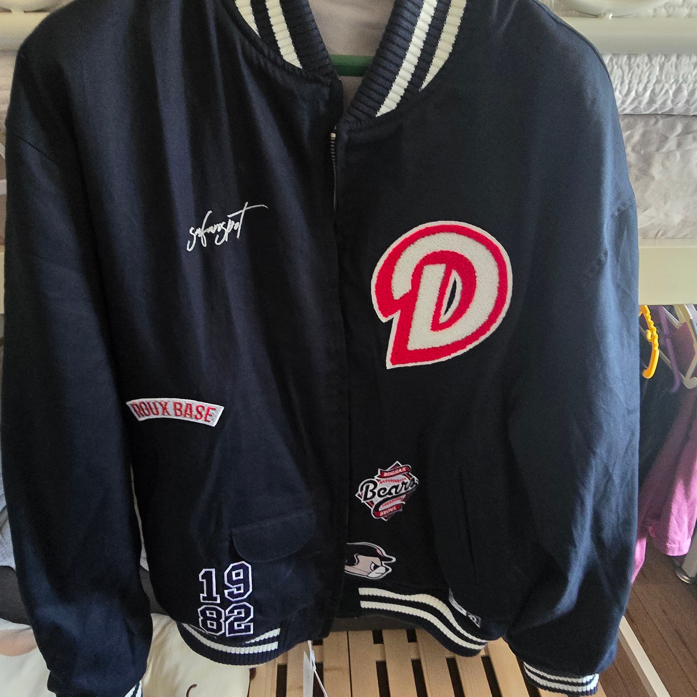 Safarispot X BEARS Reversible Varsity Jacket - Navy / Gray 착용 스타일 - 1