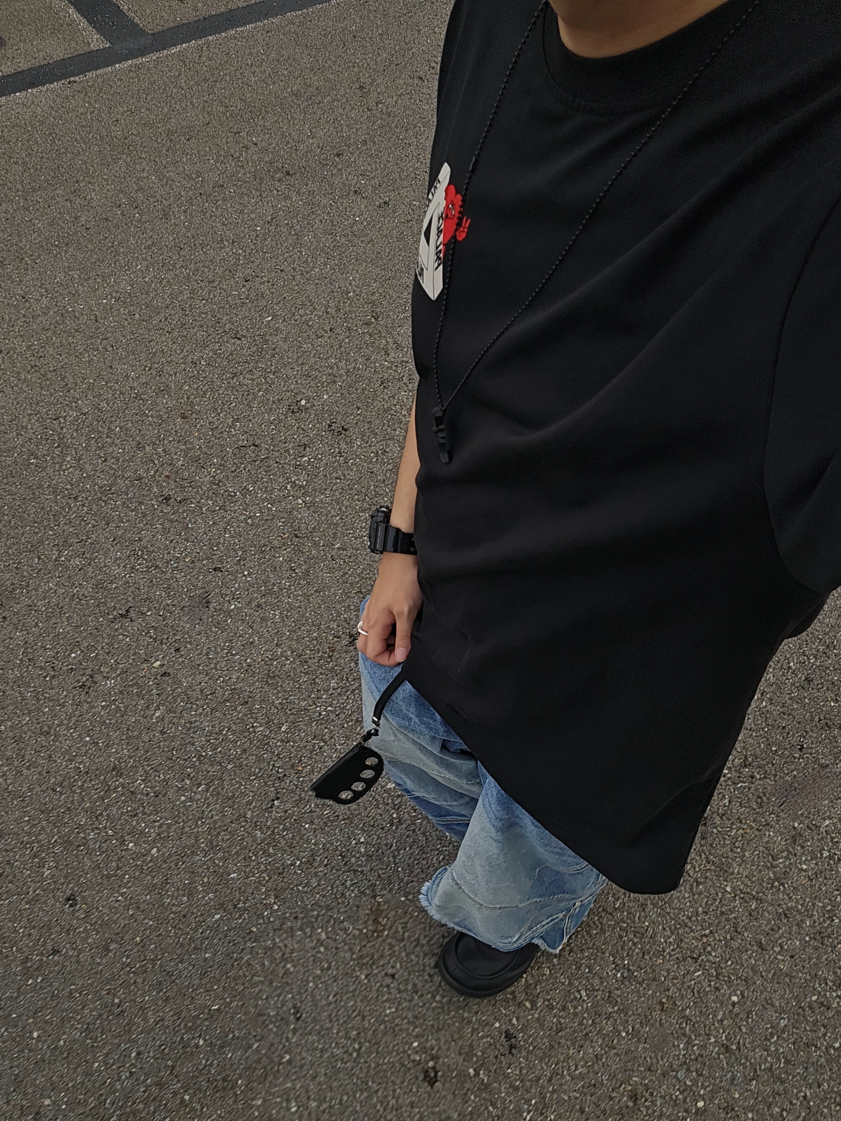 Palace Tri-Hearts T-Shirt Black - 24SS 착용 스타일