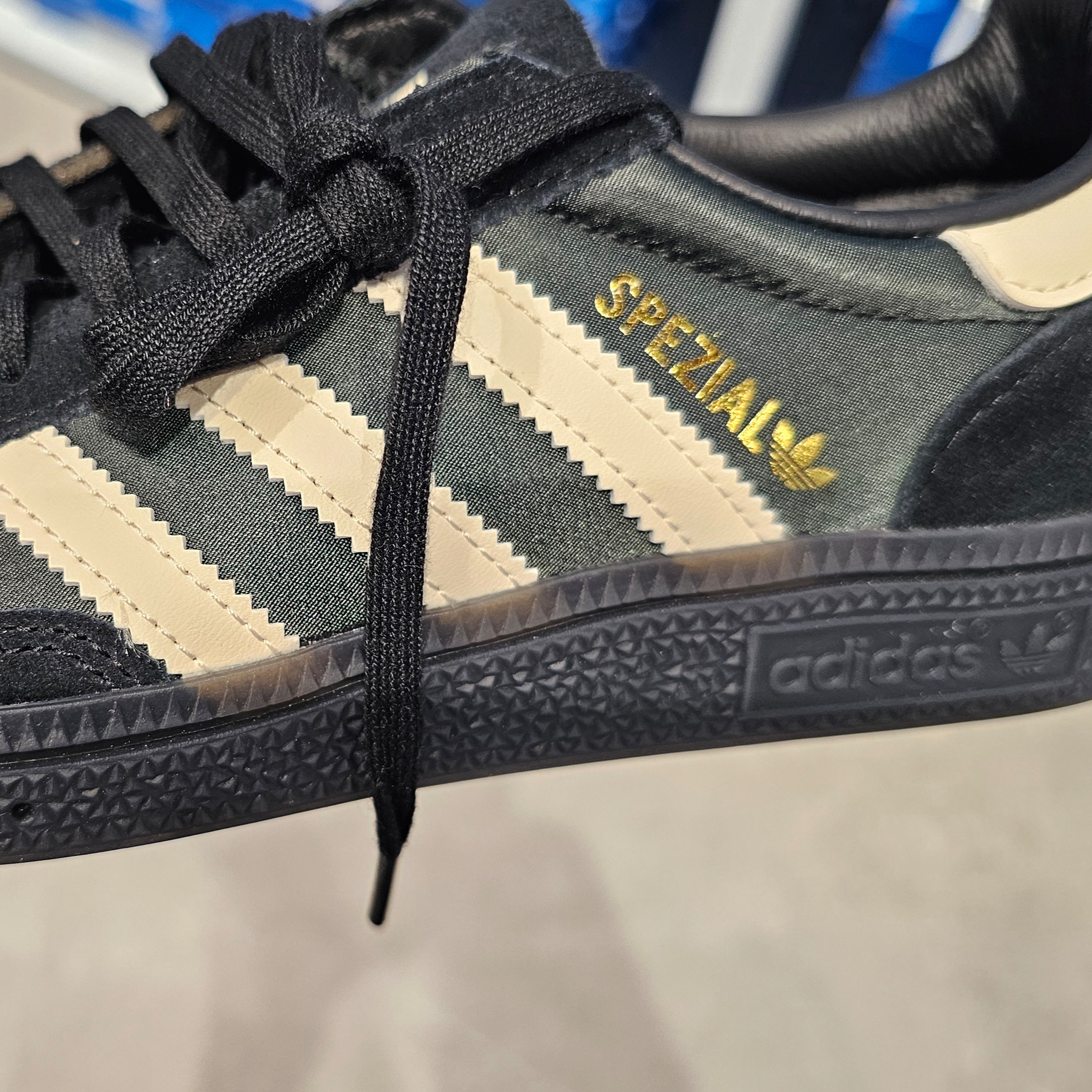 Adidas Spezial Handball Core Black 착용 스타일