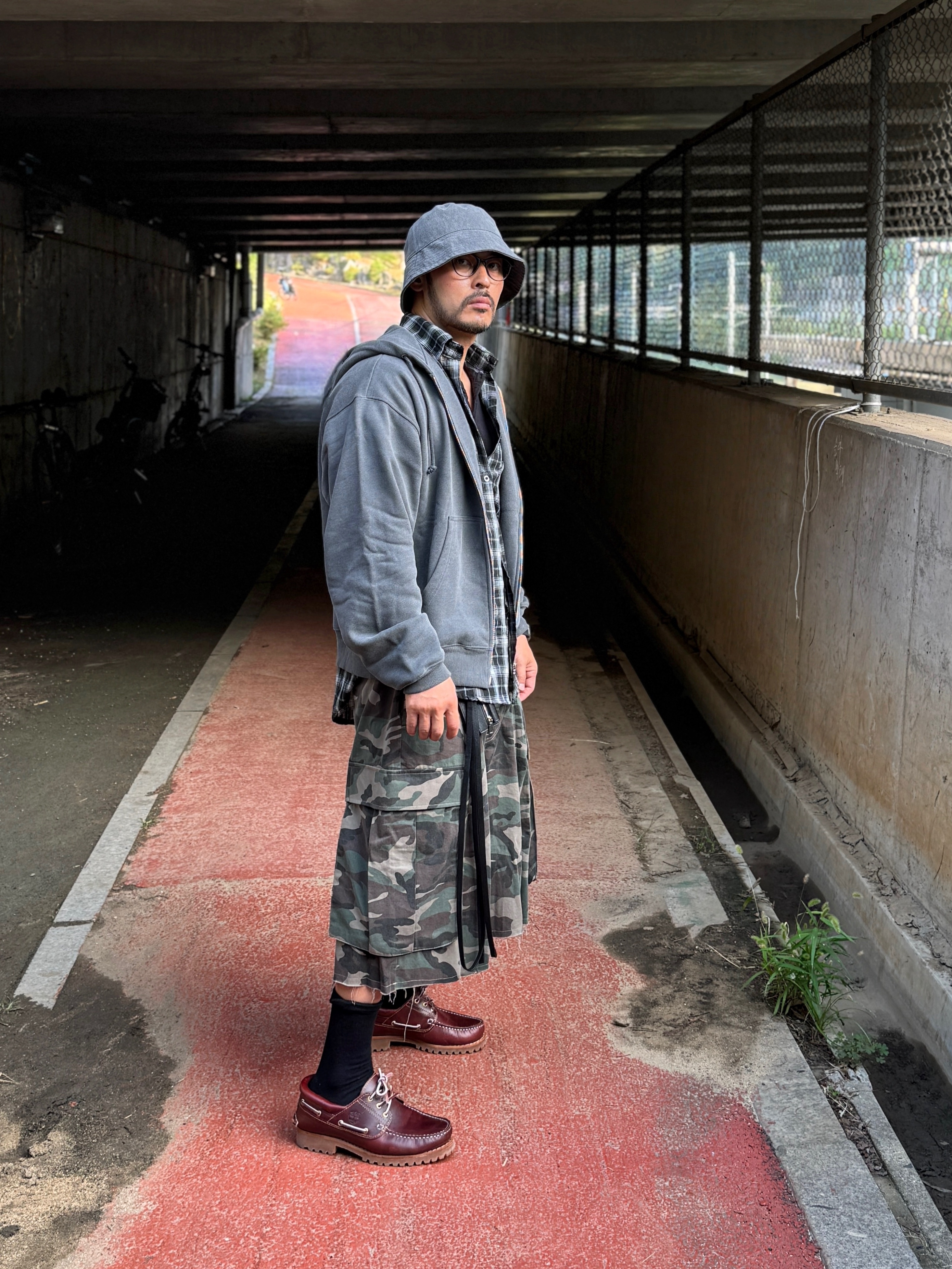 Timberland Classic 3-Eye Boat Shoes Brown - Wide, Undermycar Mu.44 Anti Fxxking Logo Play Big Cargo Camo Shorts Camo Khaki 착용 스타일 - 4