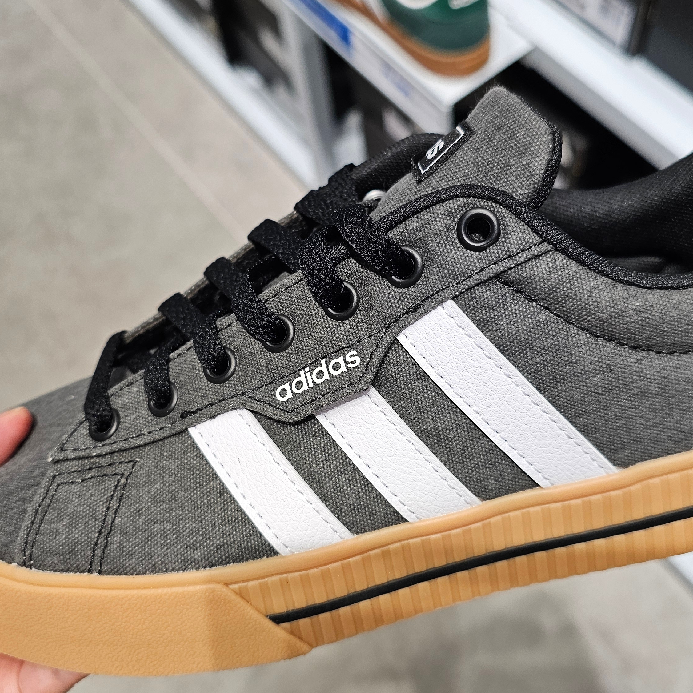 Adidas Daily 3.0 Core Black Cloud White 착용 스타일
