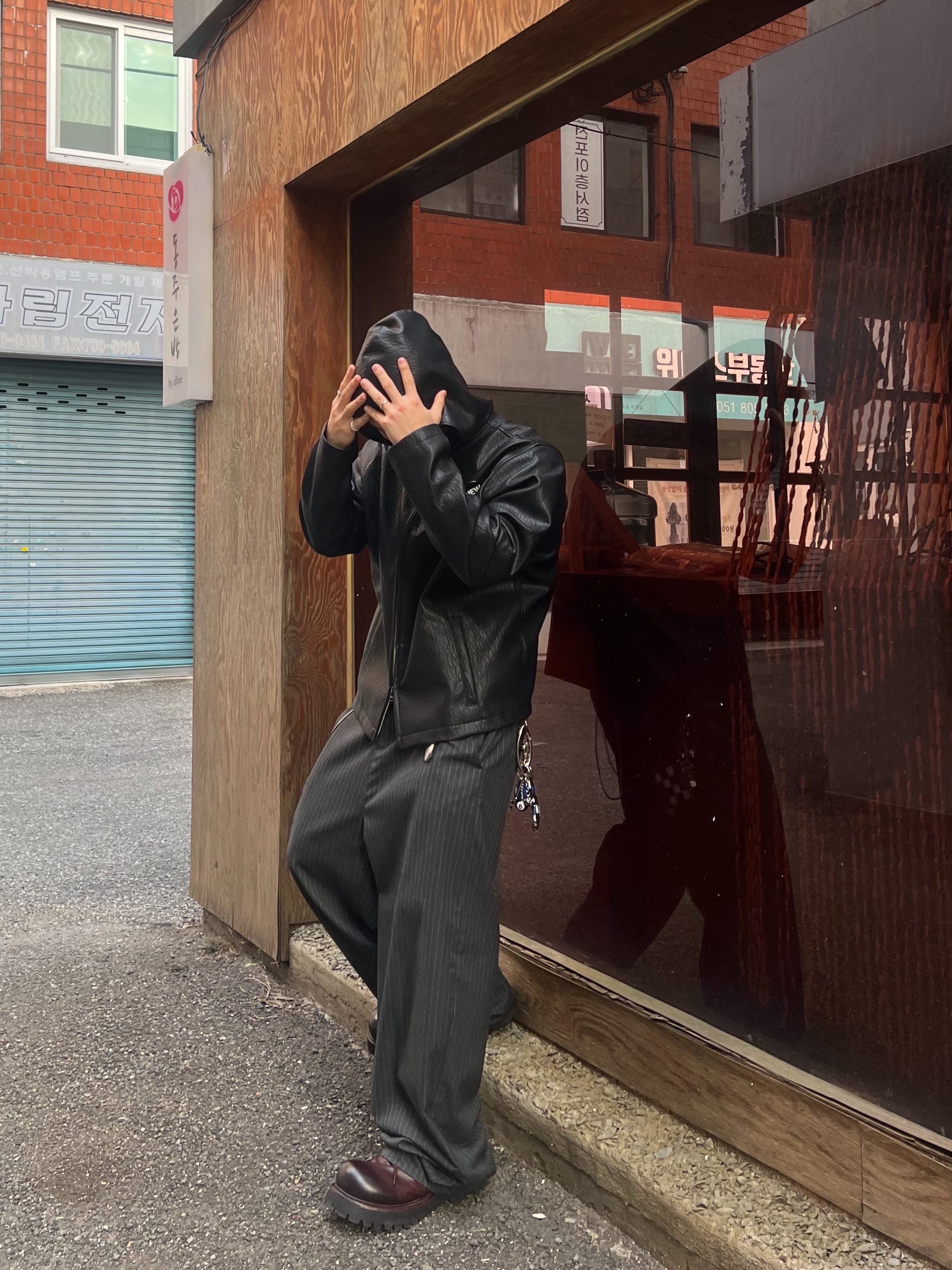Hono Report Hooded Zip-Up Black 착용 스타일 - 1