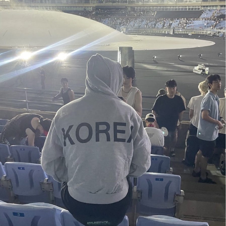 Yeezy HD-10 Grey - Korea Limited 착용 스타일