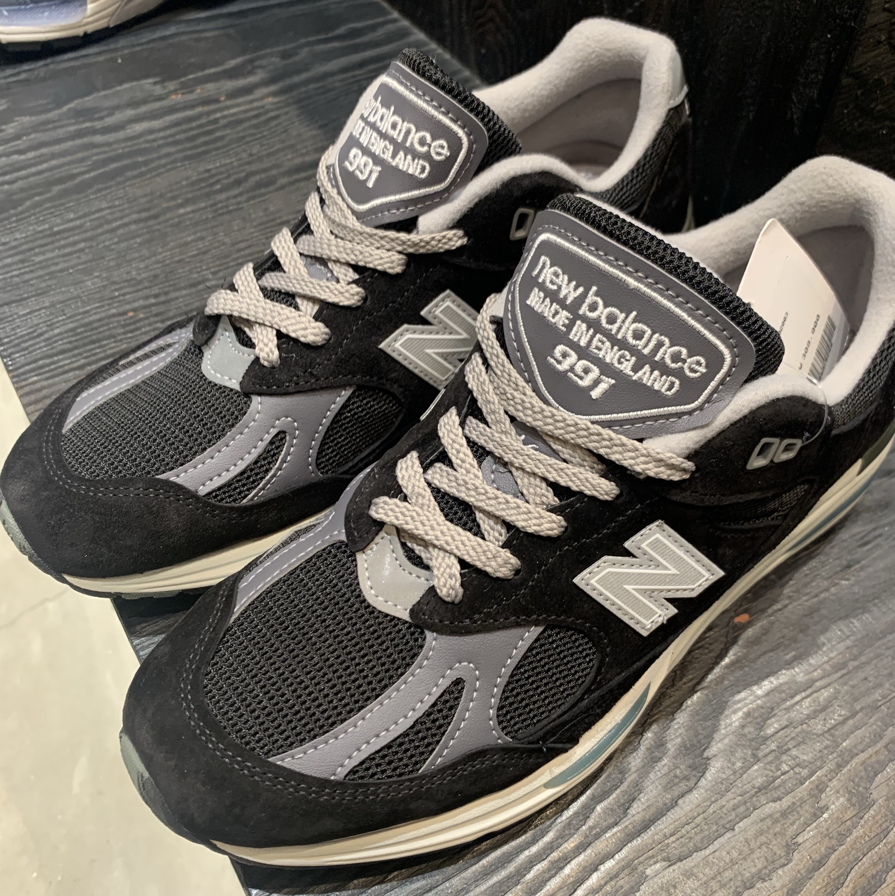 New Balance 991v2 Made in UK Black 착용 스타일