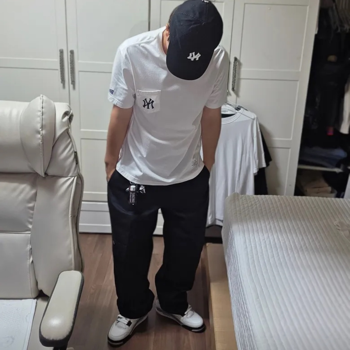 New Era Adjustable 9Forty New York Yankees Essential Cap Black 착용 스타일