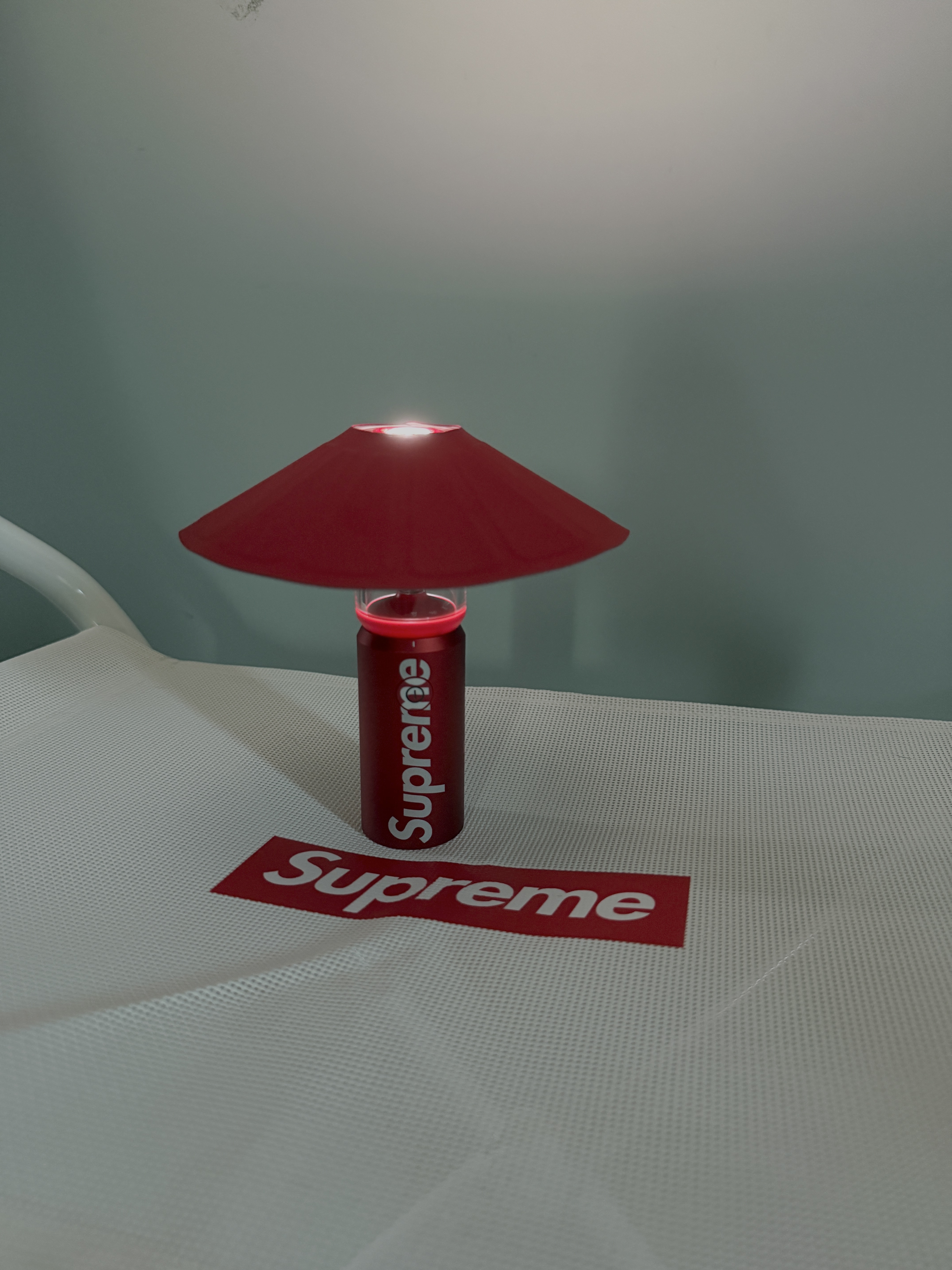 Supreme x Hoto Camp Light Red - 25FW (Korean Ver.) 착용 스타일