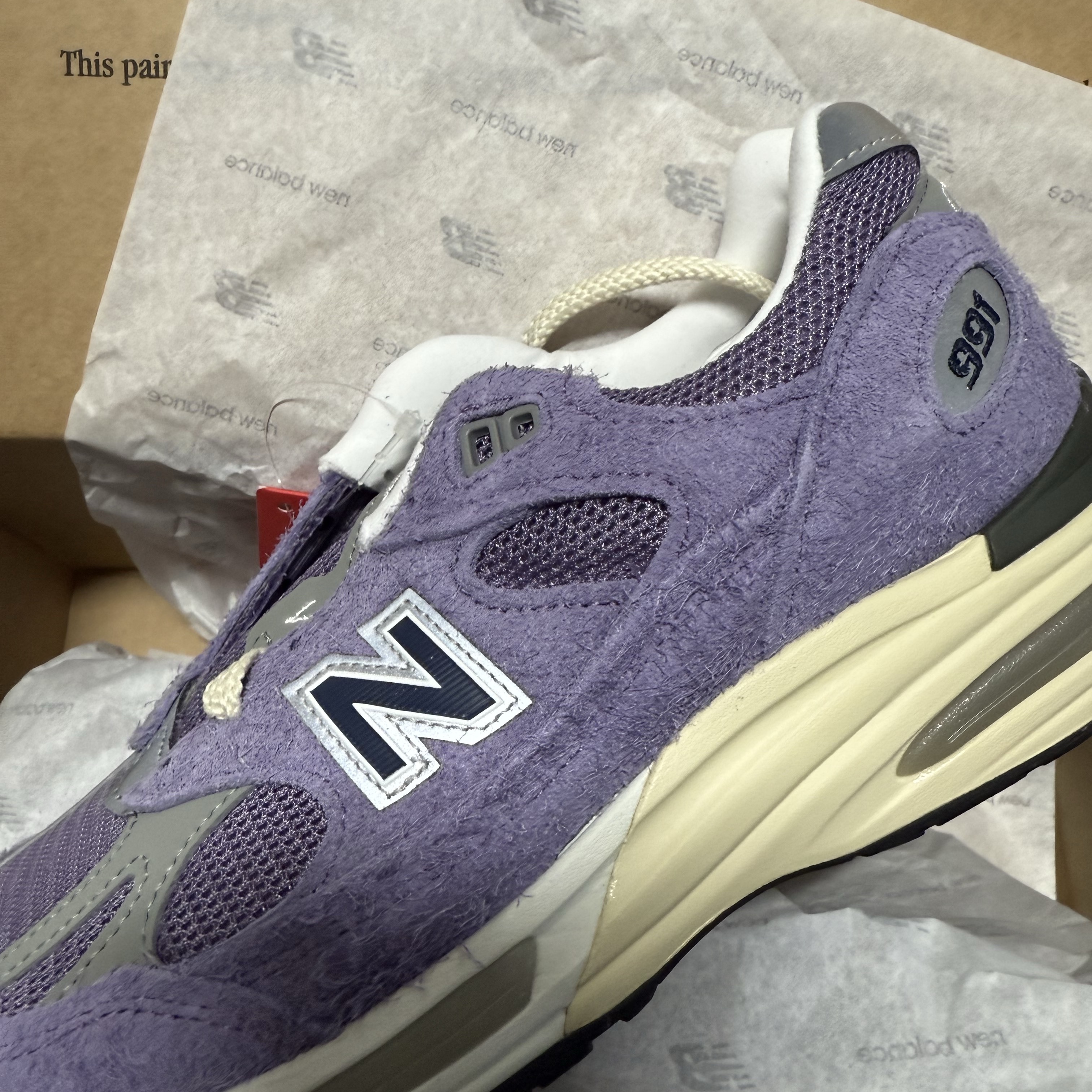 New Balance 991v2 Made in UK Dusk Purple Sage 착용 스타일 - 3