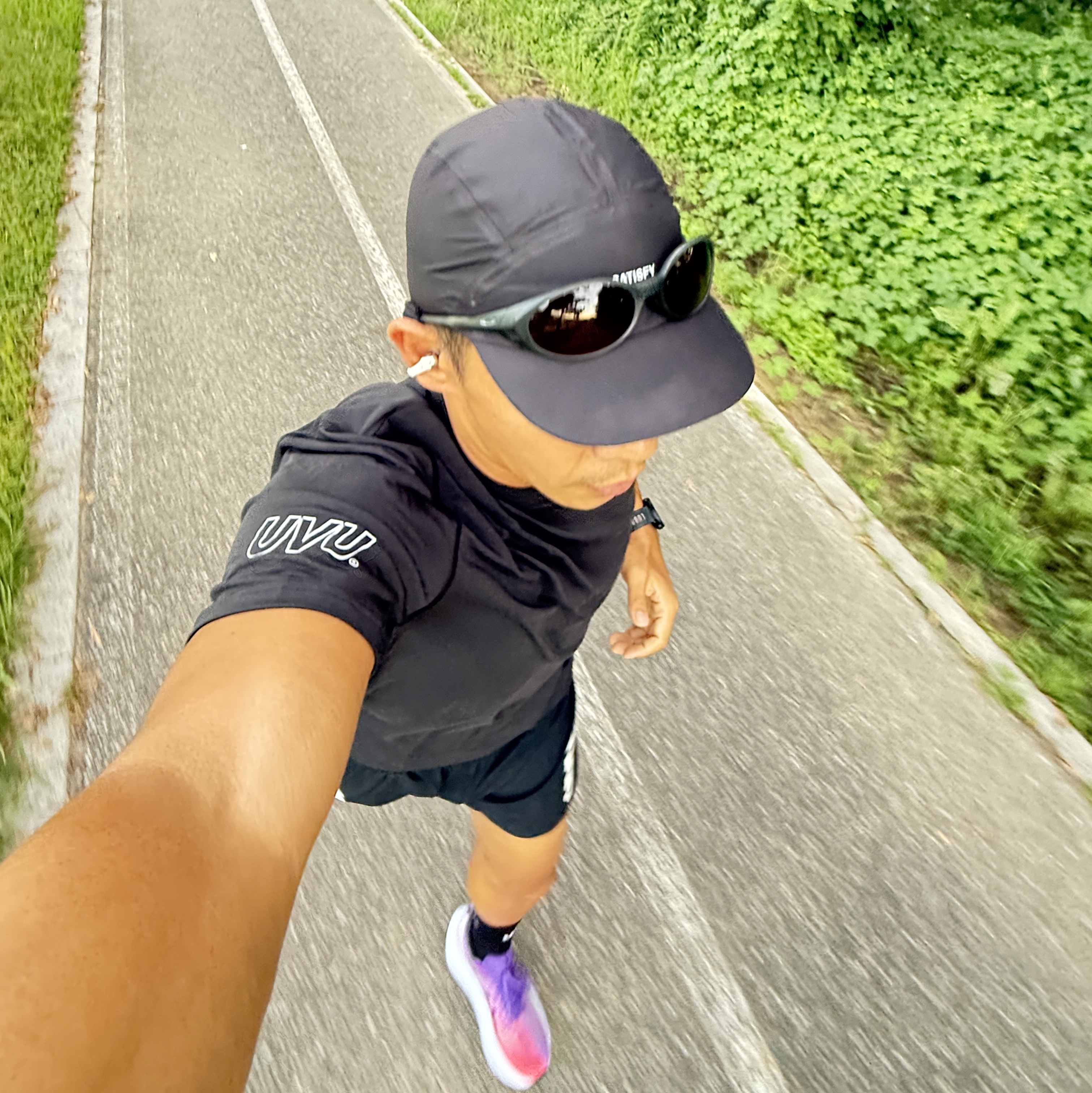 Asics Megablast Edo Purple Black, UVU Split Shorts Black 착용 스타일 - 1