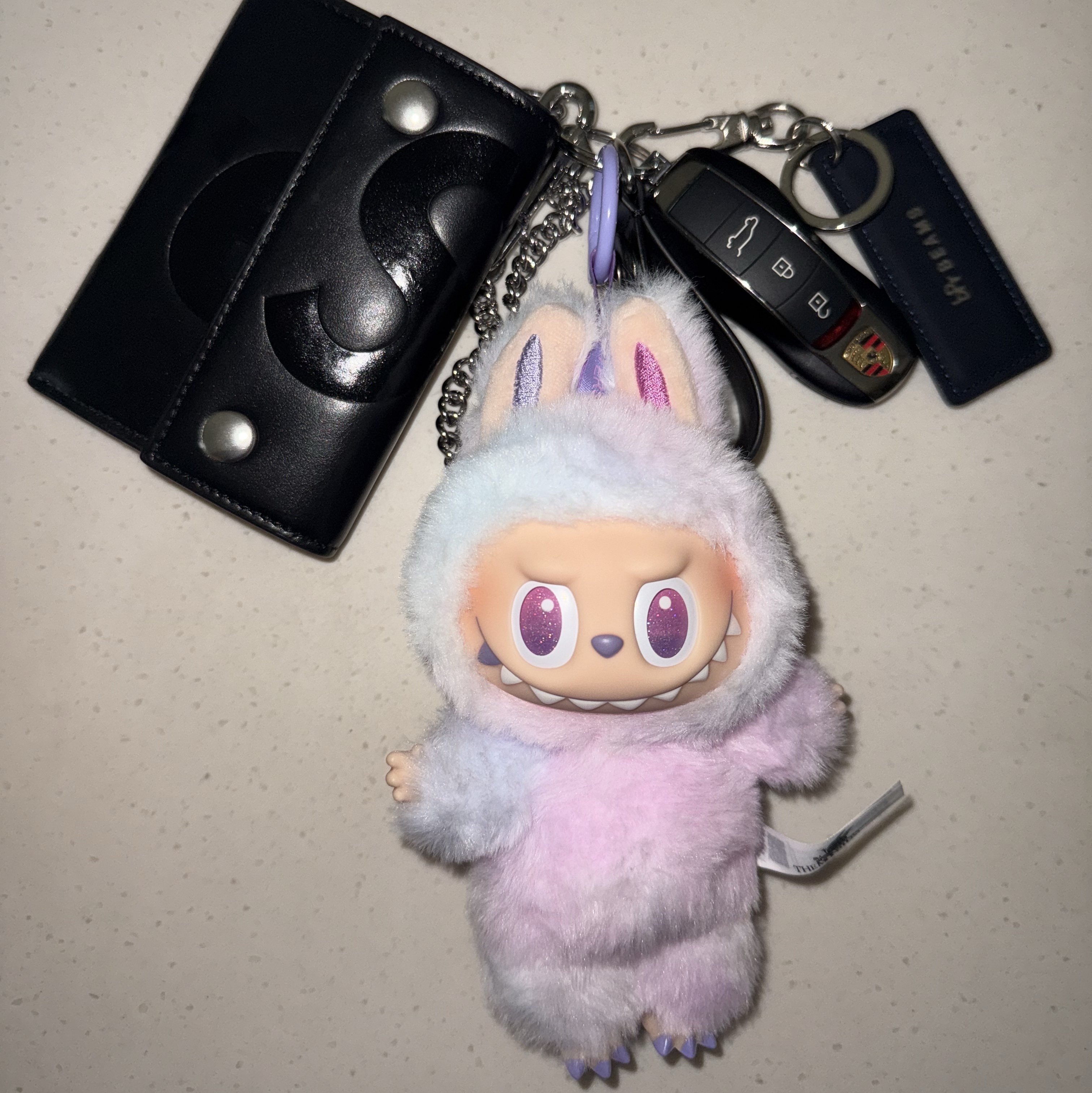 Pop Mart Labubu The Monsters Highlight Series Luck Keyring (Opened Case), Supreme Leather Chain Wallet Black 착용 스타일 - 1