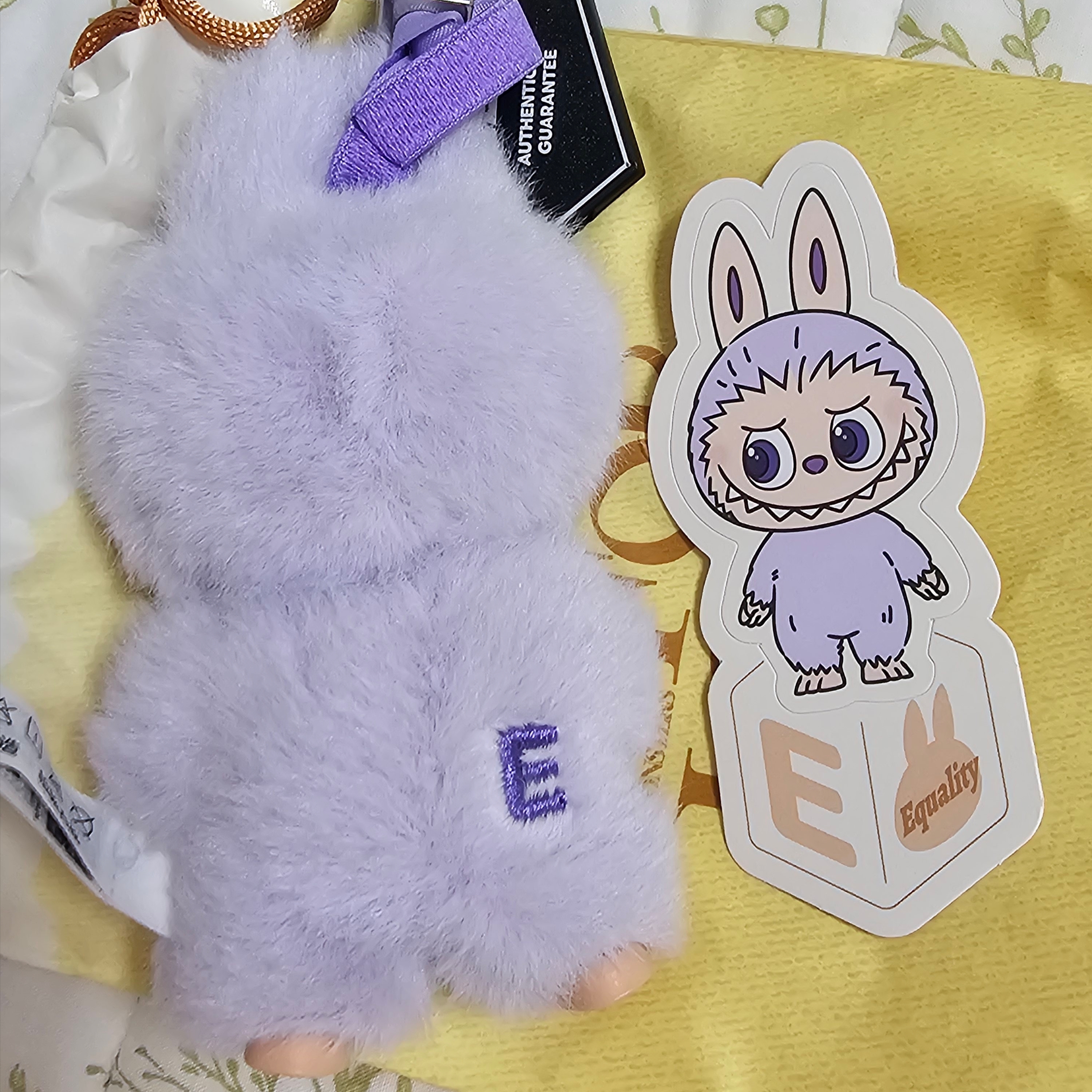 Pop Mart Labubu The Monsters Pin For Love Series Vinyl Plush Pendant (A-M) E (Opened Case) 착용 스타일 - 2