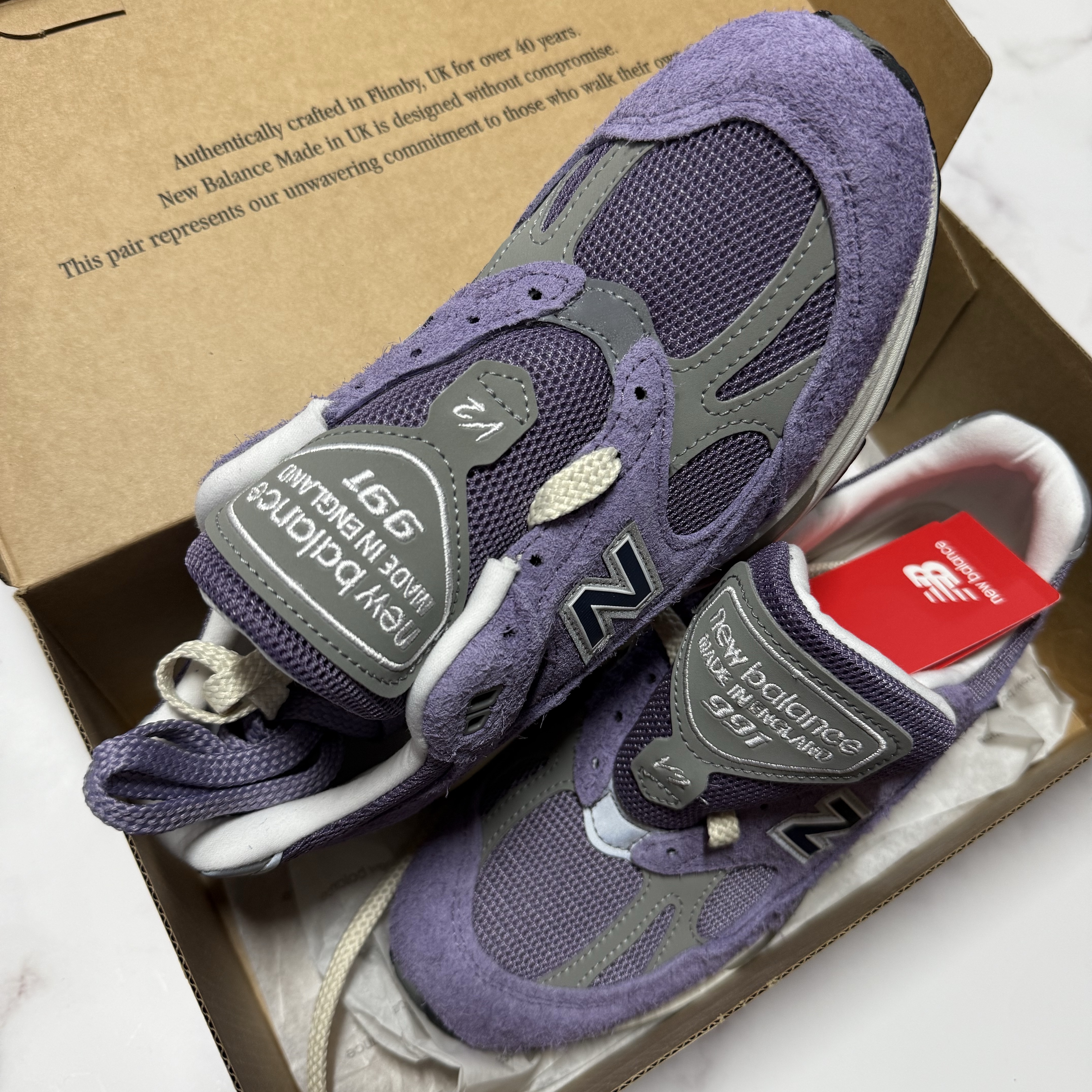 New Balance 991v2 Made in UK Dusk Purple Sage 착용 스타일 - 1