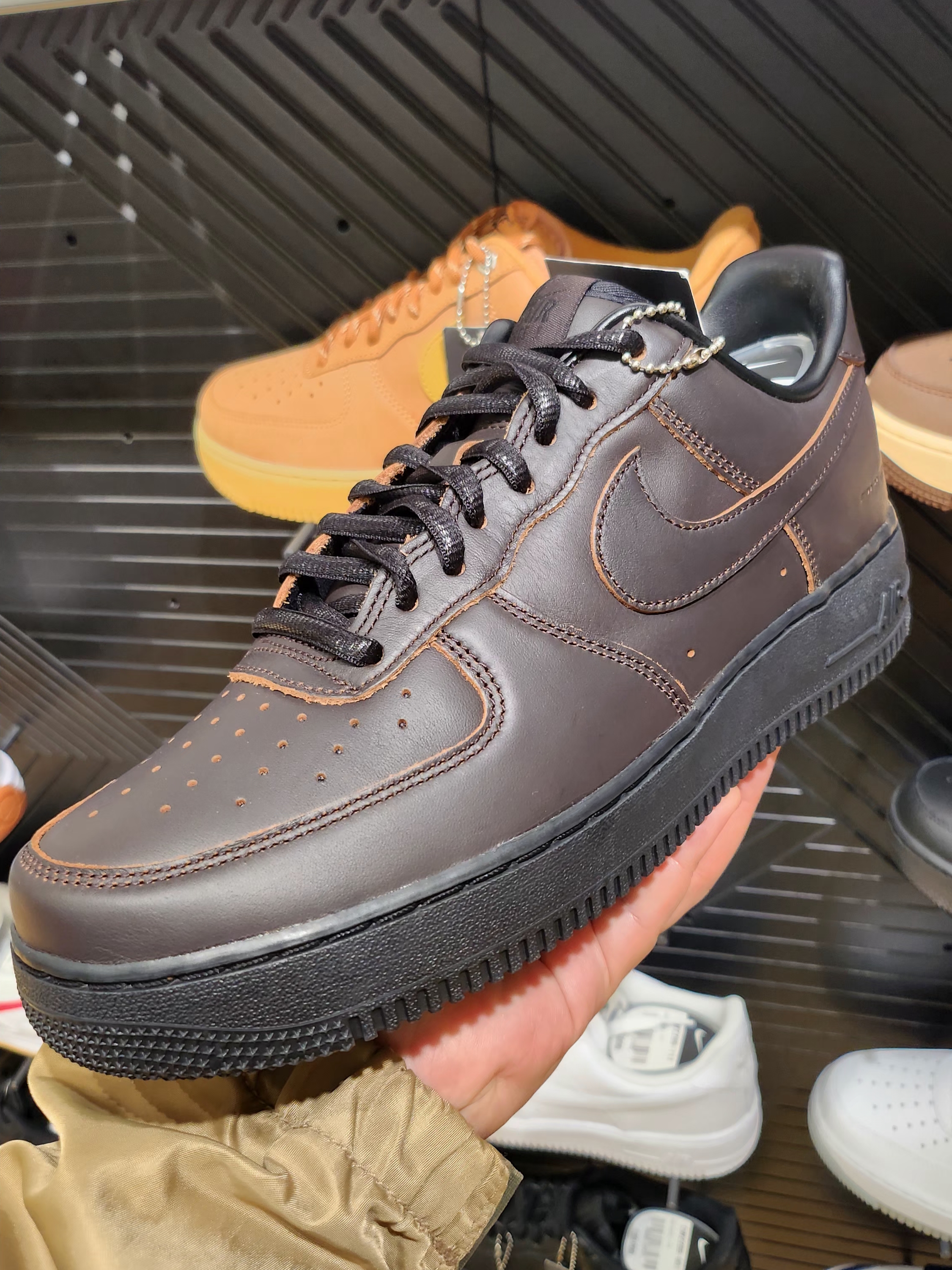 Nike Air Force 1 '07 WB Flax 착용 스타일 - 1
