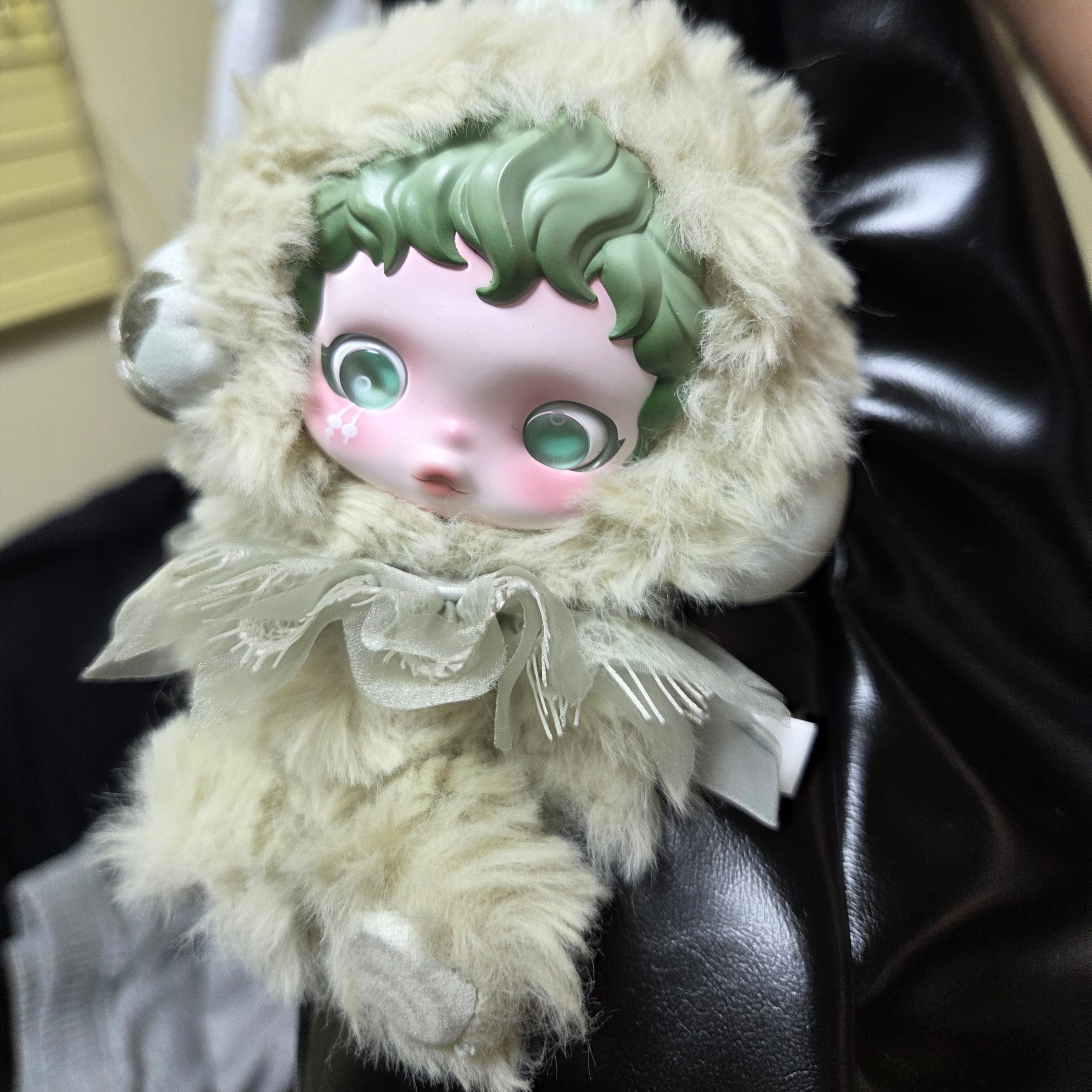 Pop Mart Skullpanda L’Impressionnisme Series Plush Doll (9 Blind Boxes) 착용 스타일