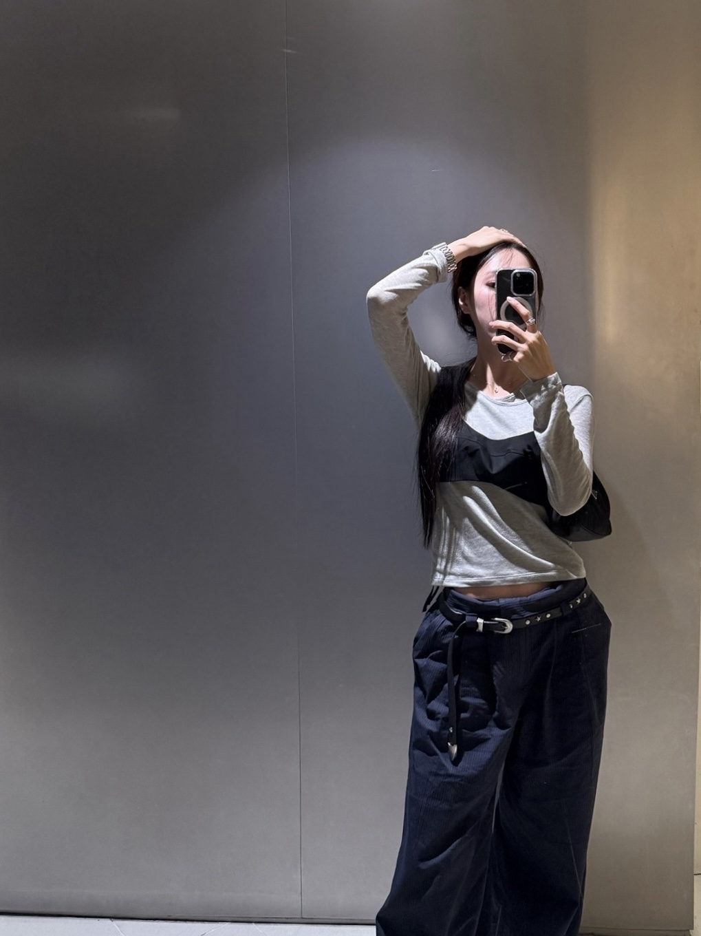 Prada Re-Edition 2000 Re-Nylon Mini Shoulder Bag Black, Nike x Martine Rose Shox MR4 Black 착용 스타일 - 1