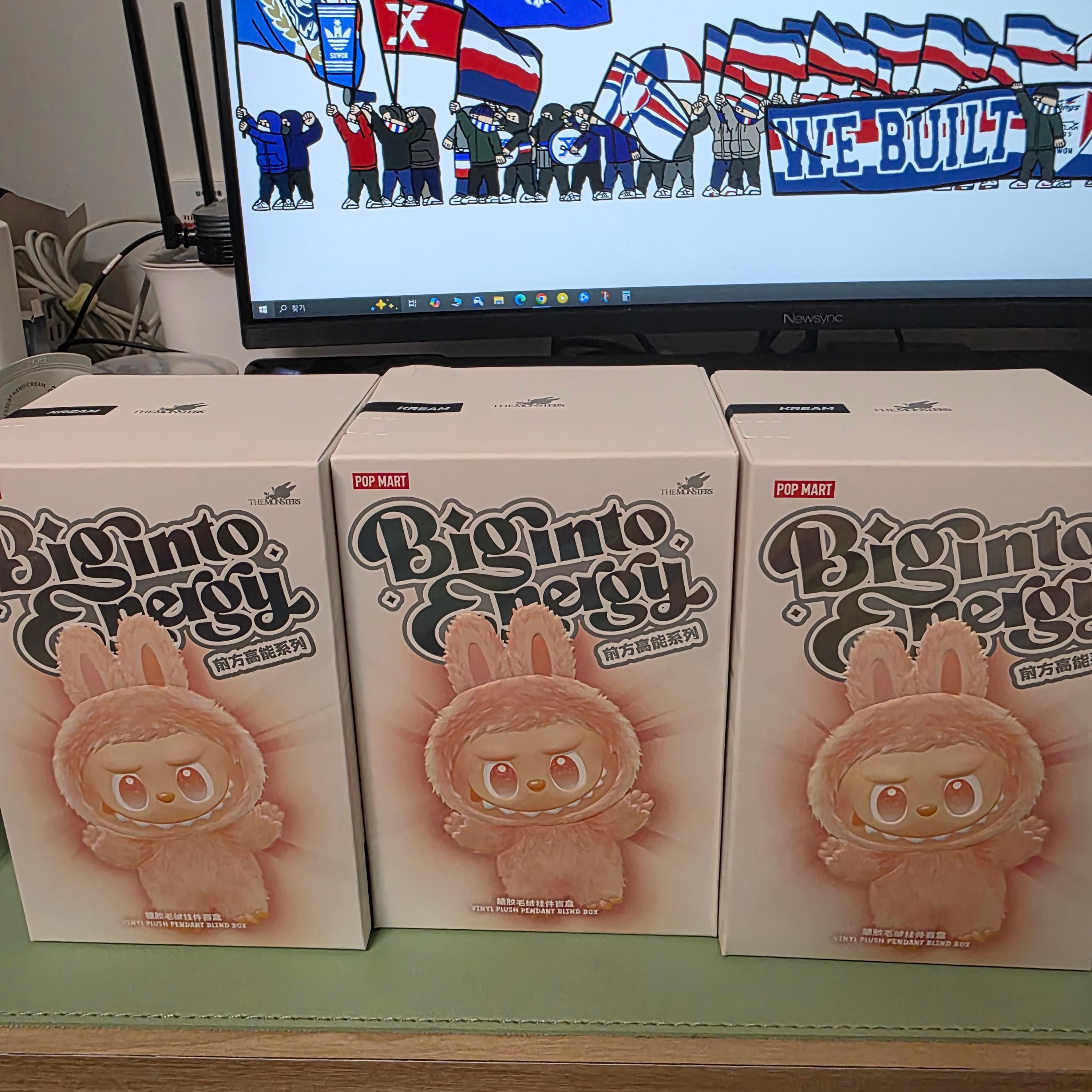 Pop Mart Labubu The Monsters Highlight Series Sealed Case (Bundle of 3/1 Blind Box) 착용 스타일