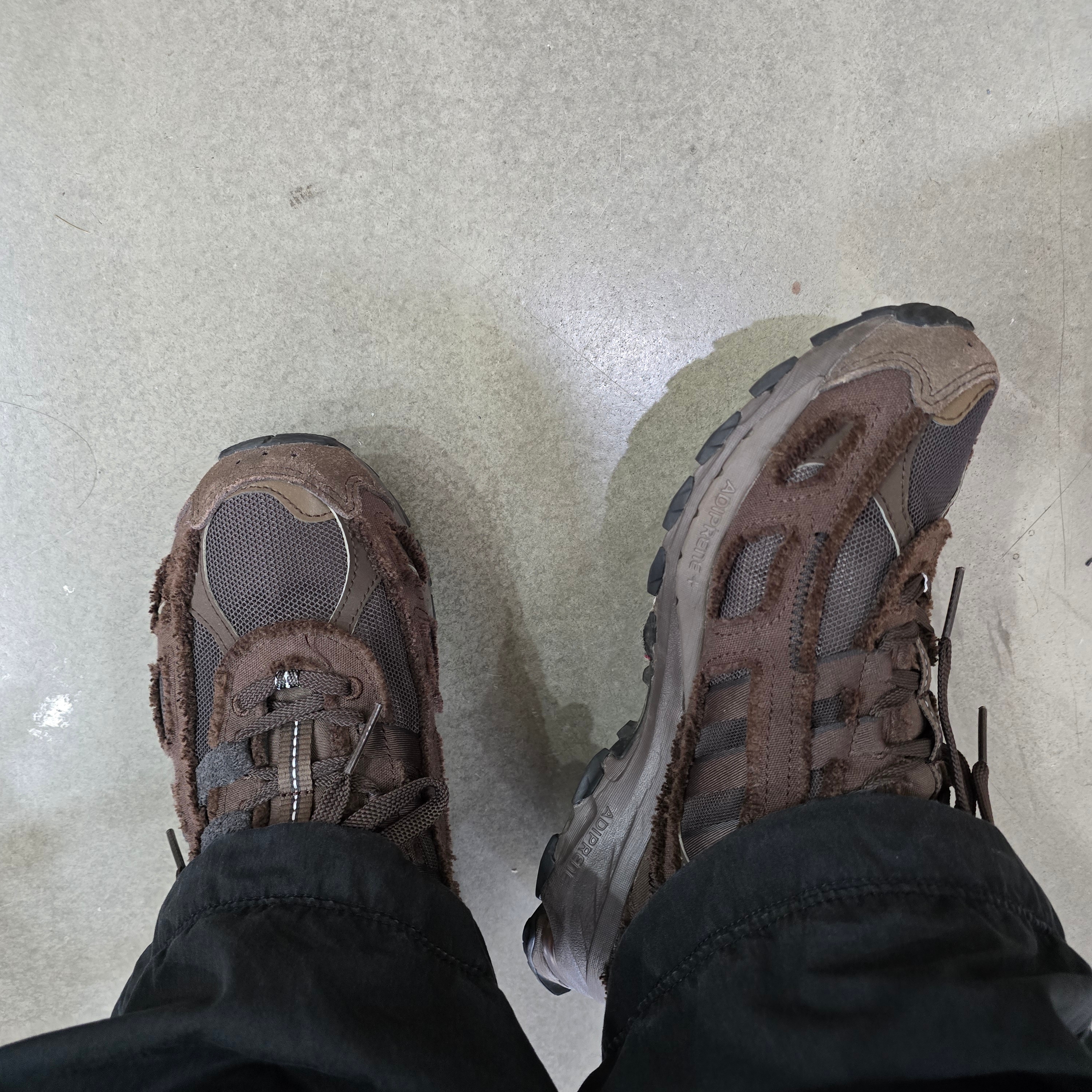 Adidas x Song for the Mute Shadowturf Dark Brown 착용 스타일