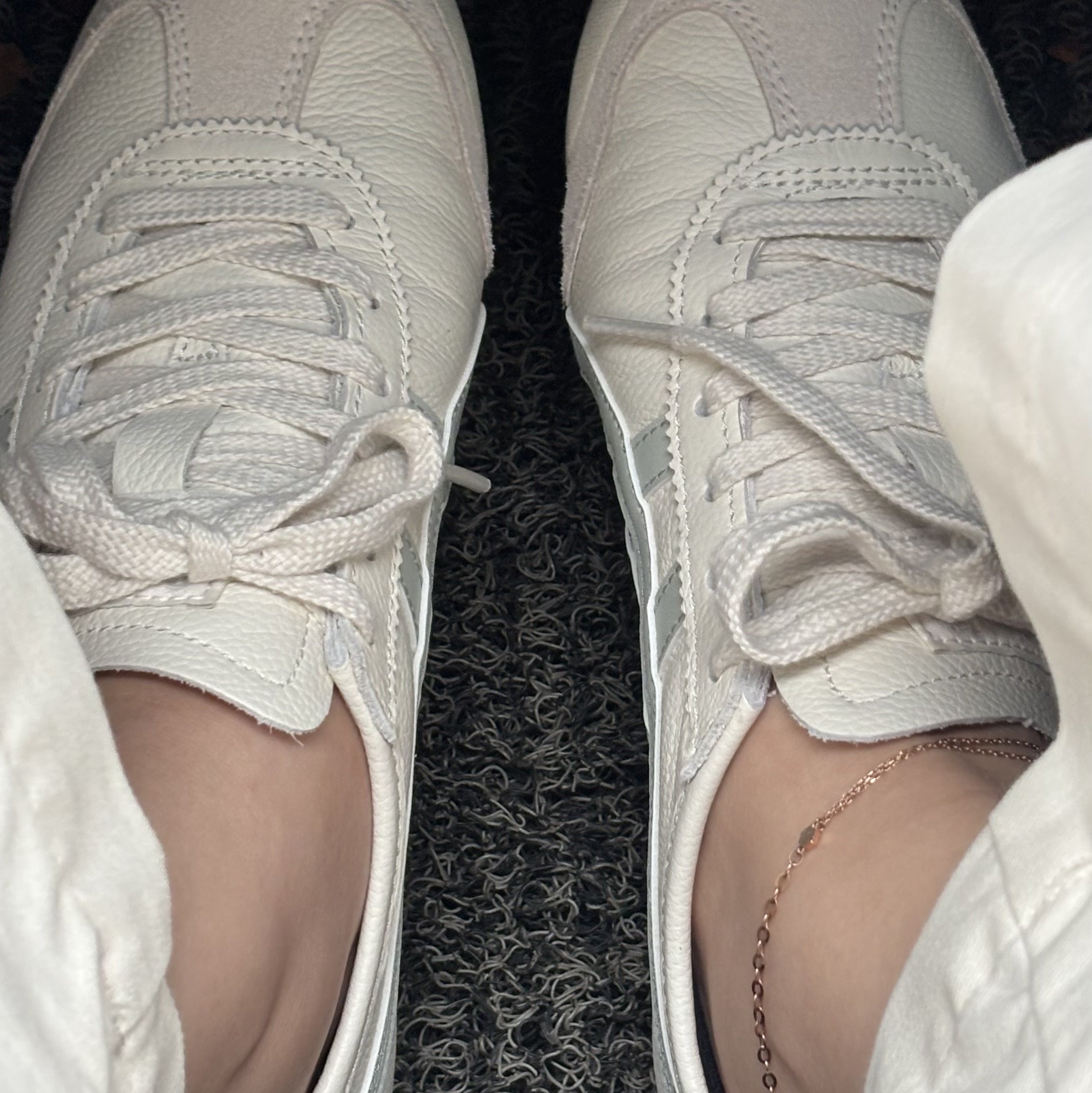 Onitsuka Tiger Mexico 66 Cream Light Sage 착용 스타일