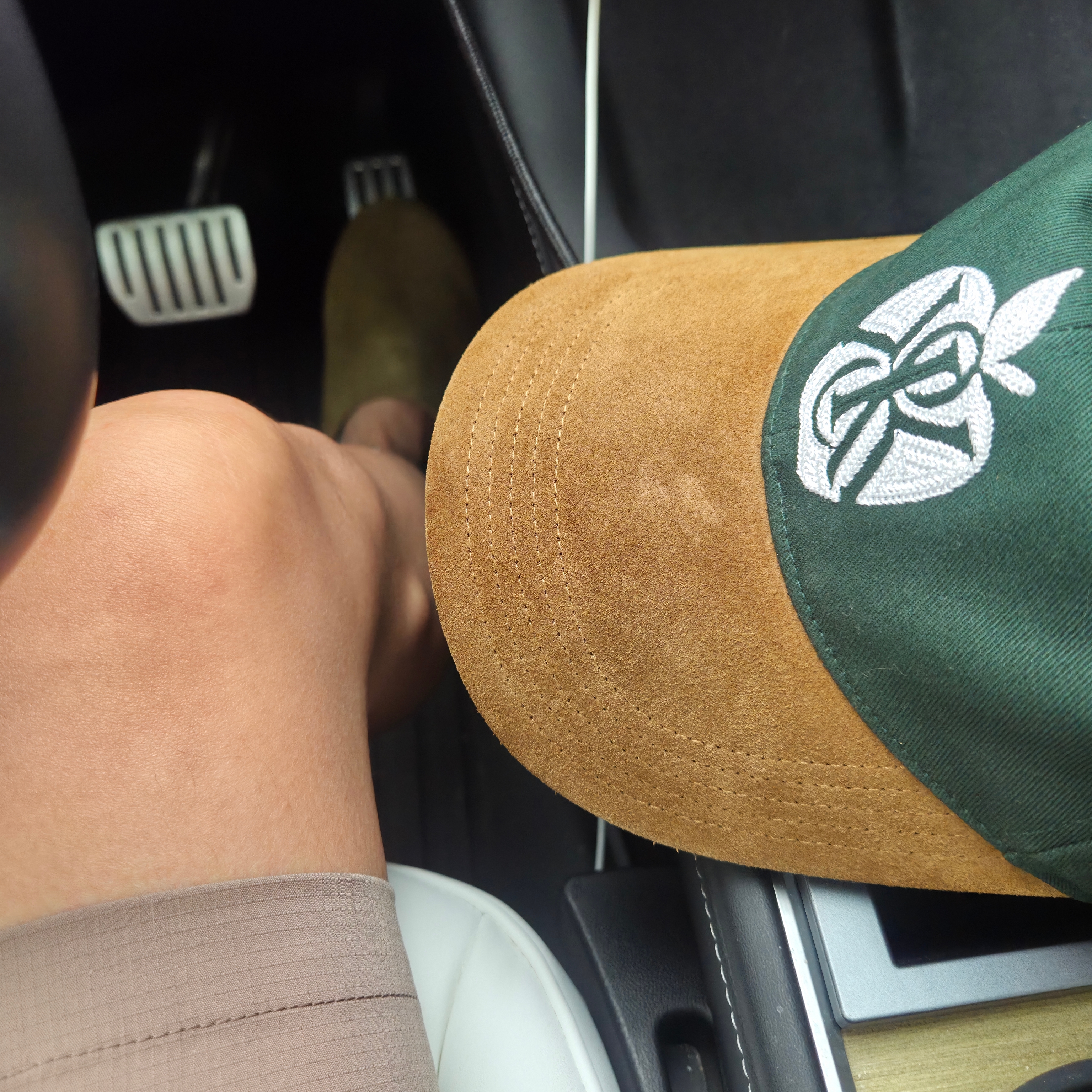 Roa Hiking Fedaia Aloe, Kith & '47 for the New York Mets Twill Classic Cap with Suede Brim Stadium 착용 스타일
