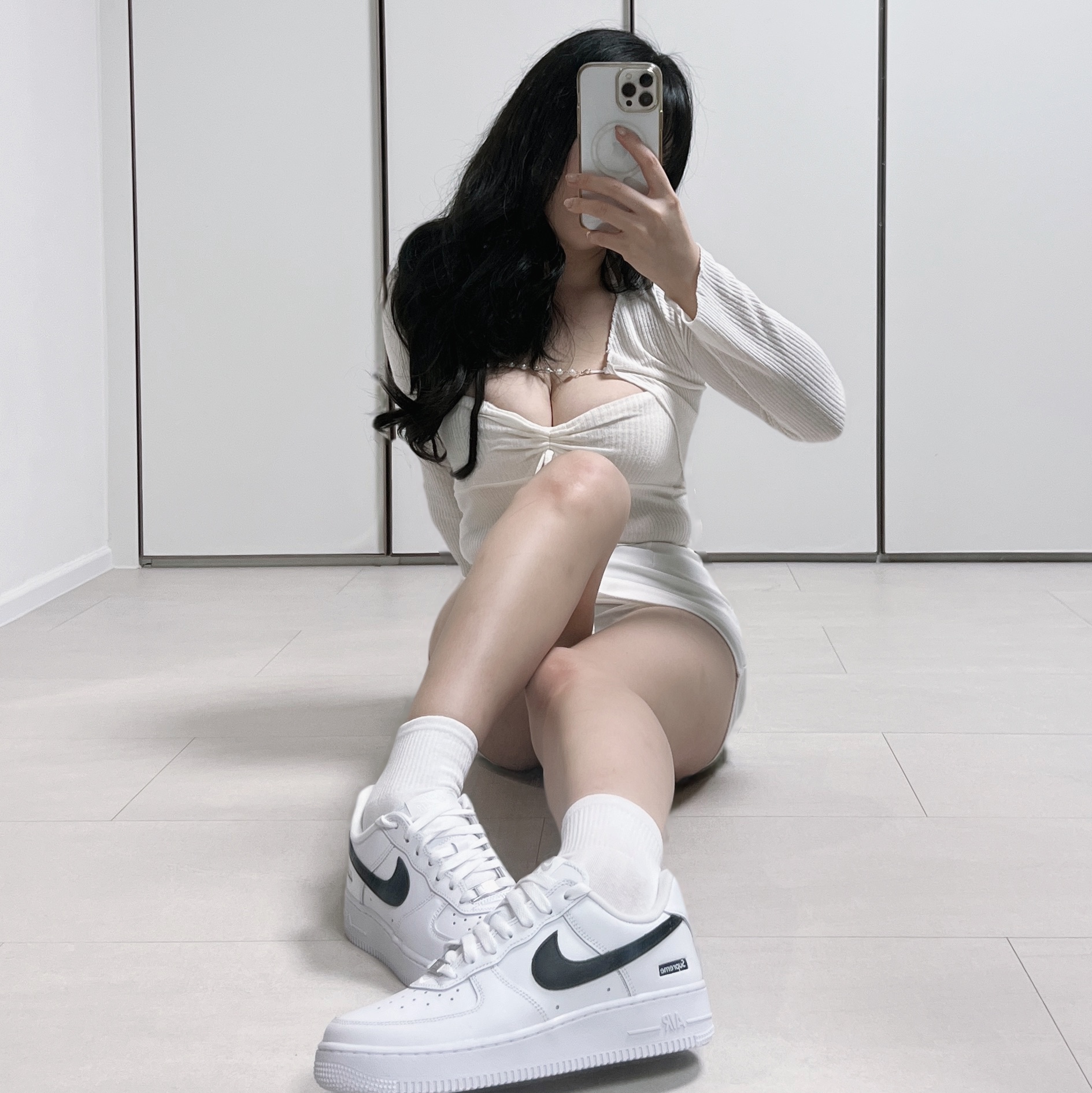Nike x Supreme Air Force 1 Low White 착용 스타일