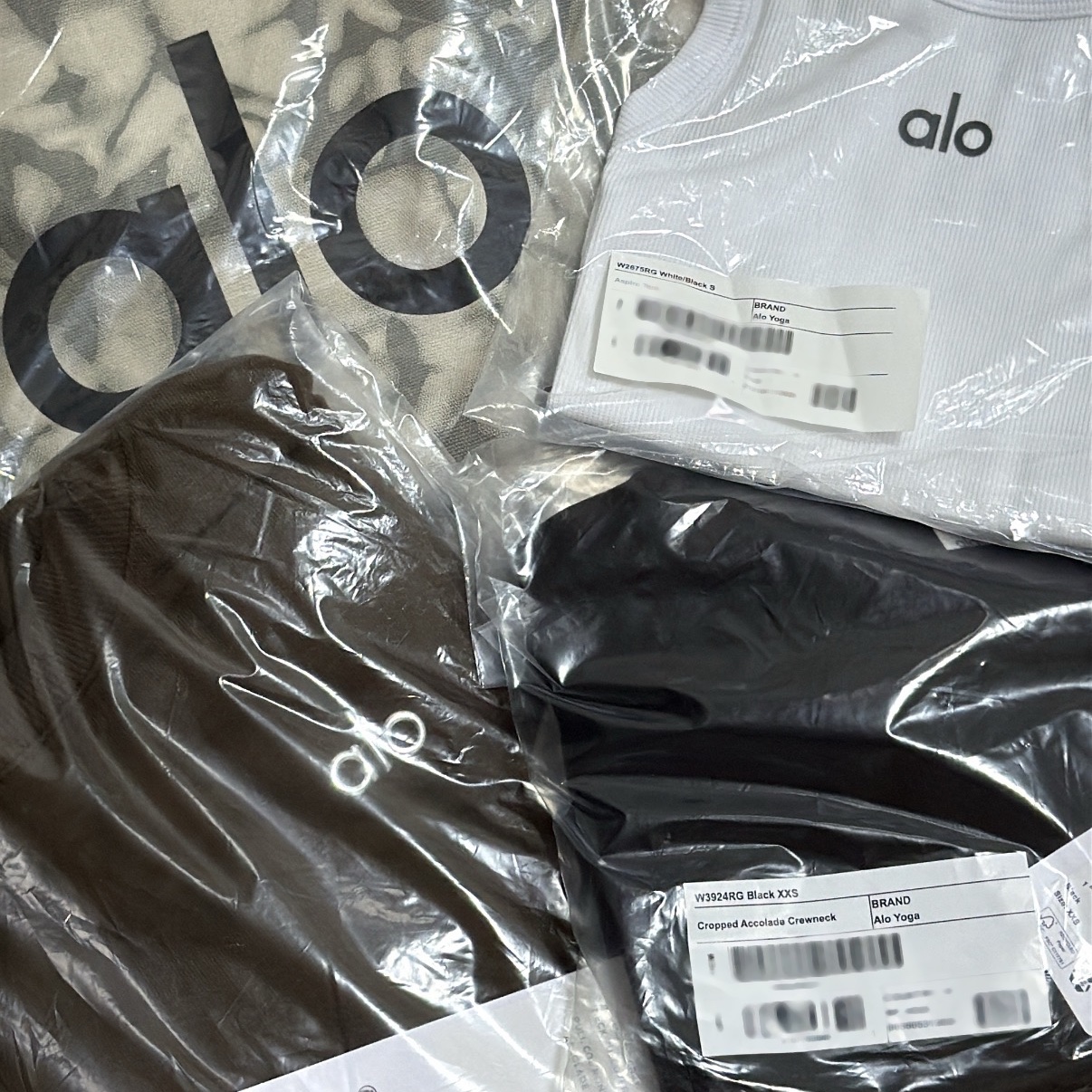 Alo Yoga Iconic Shopper Tote Bag Grey Tiedye, (W) Alo Yoga Aspire Tank White 착용 스타일