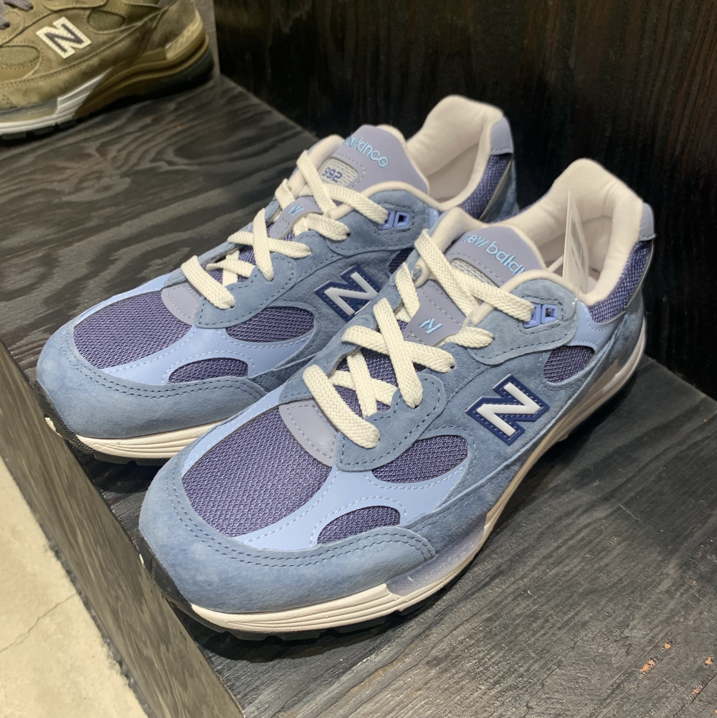 New Balance 992 Made in USA Dusk Shower 착용 스타일