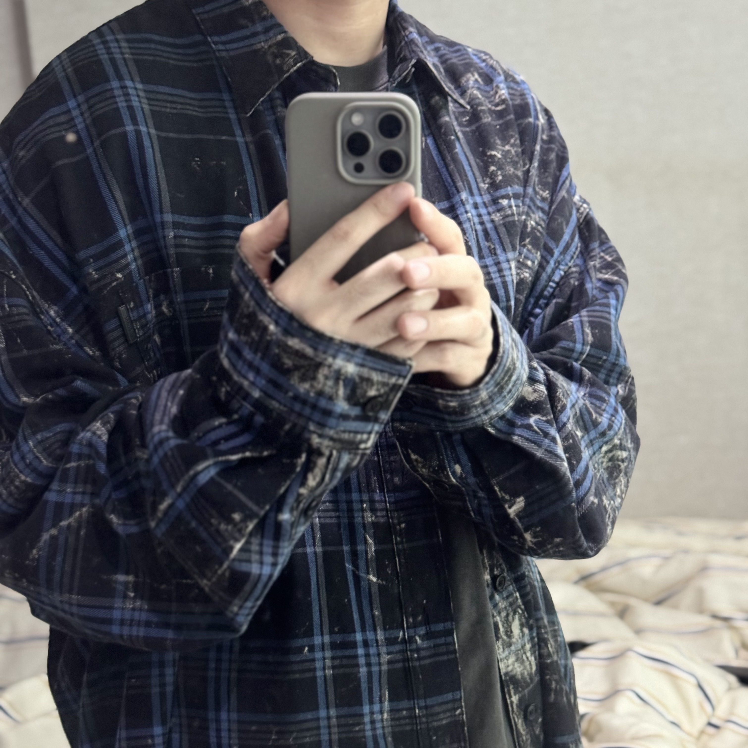 Juun.J Island Washing Check Maxfit Shirt Grey - 25FW 착용 스타일 - 1